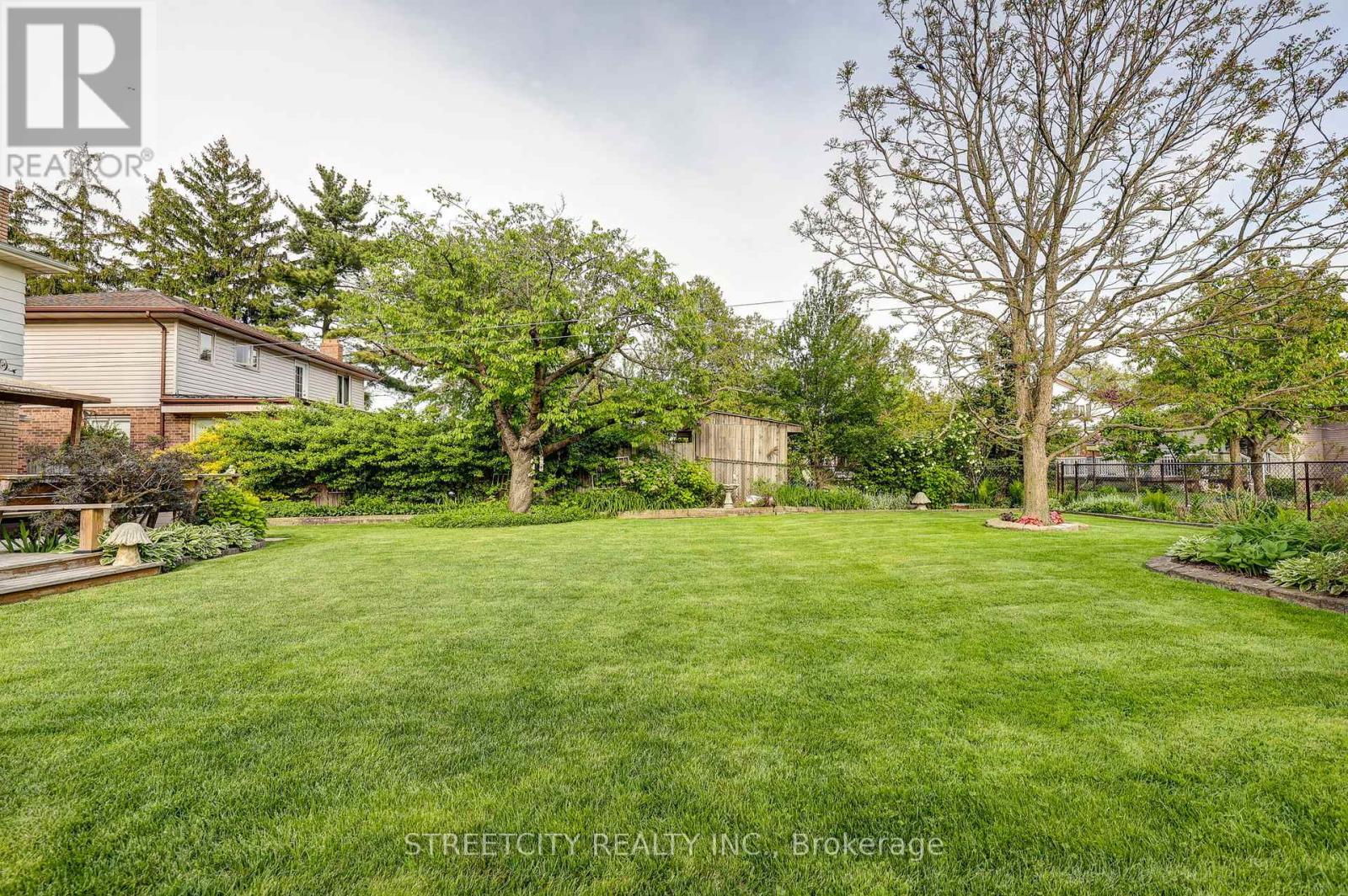 531 Elm Street, St. Thomas, Ontario  N5R 1K6 - Photo 45 - X12168881