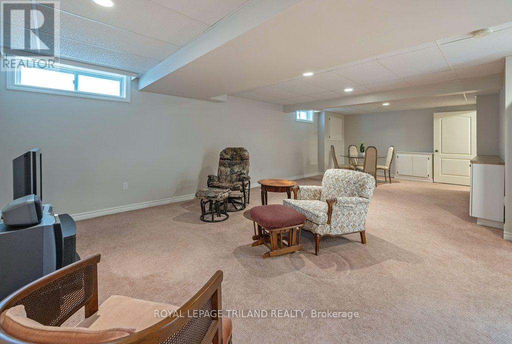 Photo 27 of 35 for 106 Hagerman Crescent