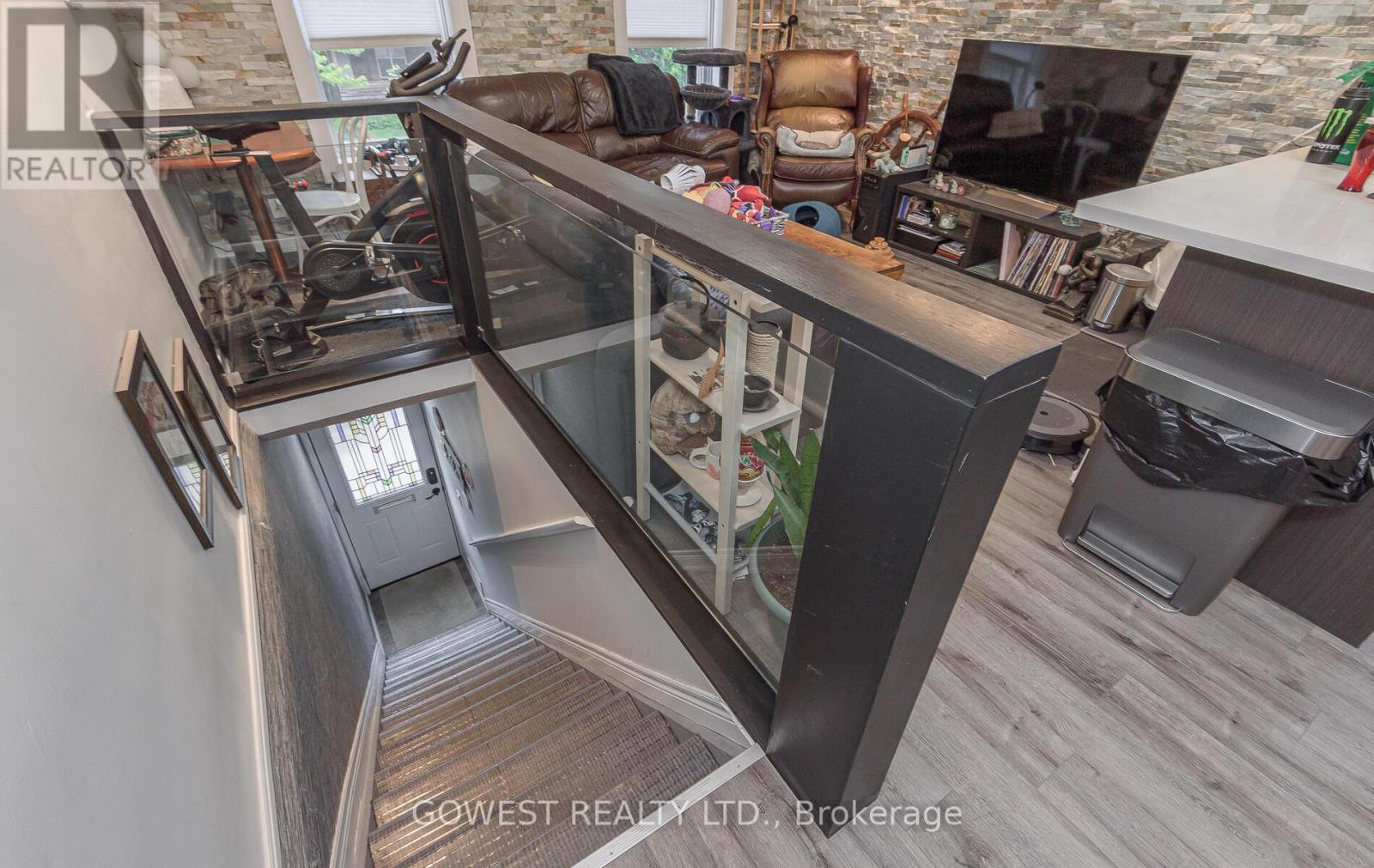 Property at 459 RONCESVALLES AVENUE image 5