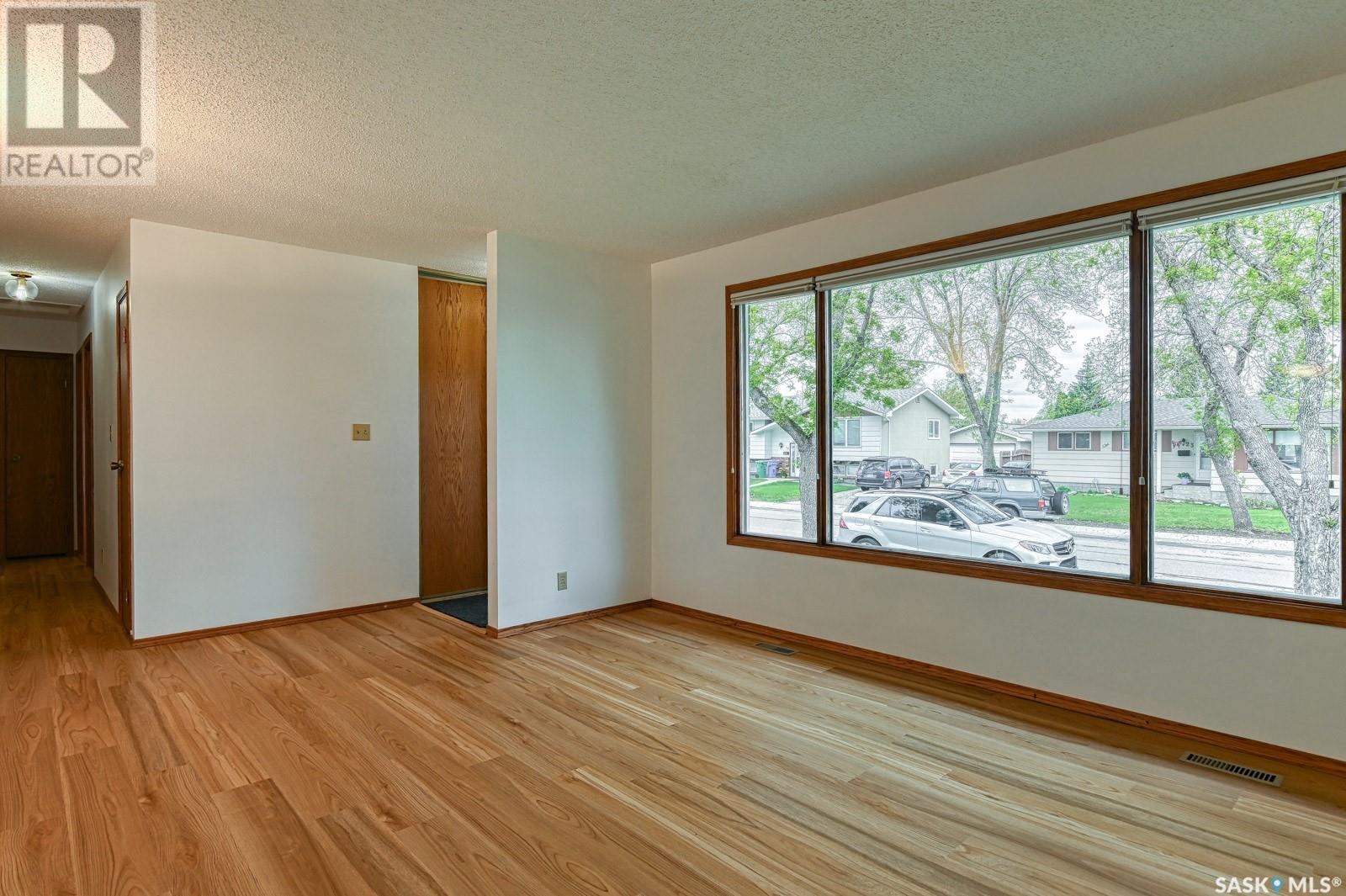 26 Catherwood Crescent, Regina, Saskatchewan  S4R 7A7 - Photo 7 - SK006621