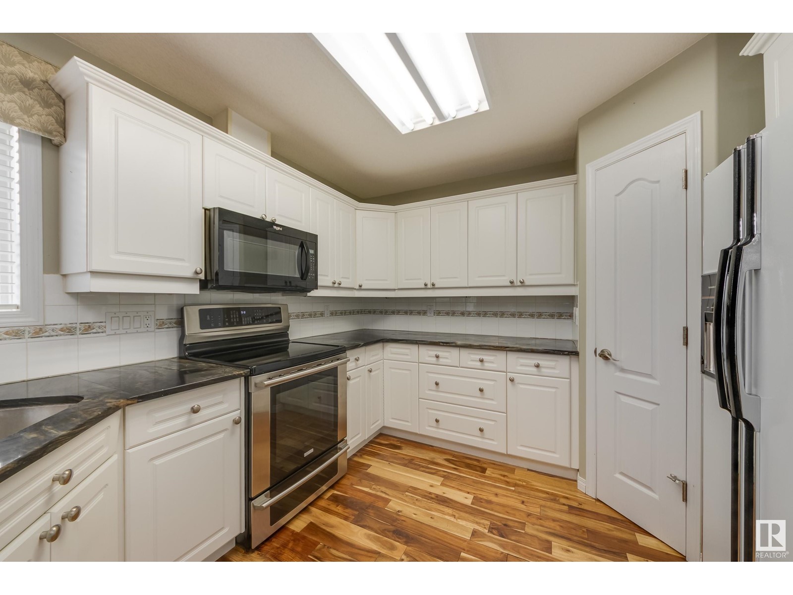 122 Falconer Co Nw, Edmonton, Alberta  T6R 2V8 - Photo 14 - E4438081