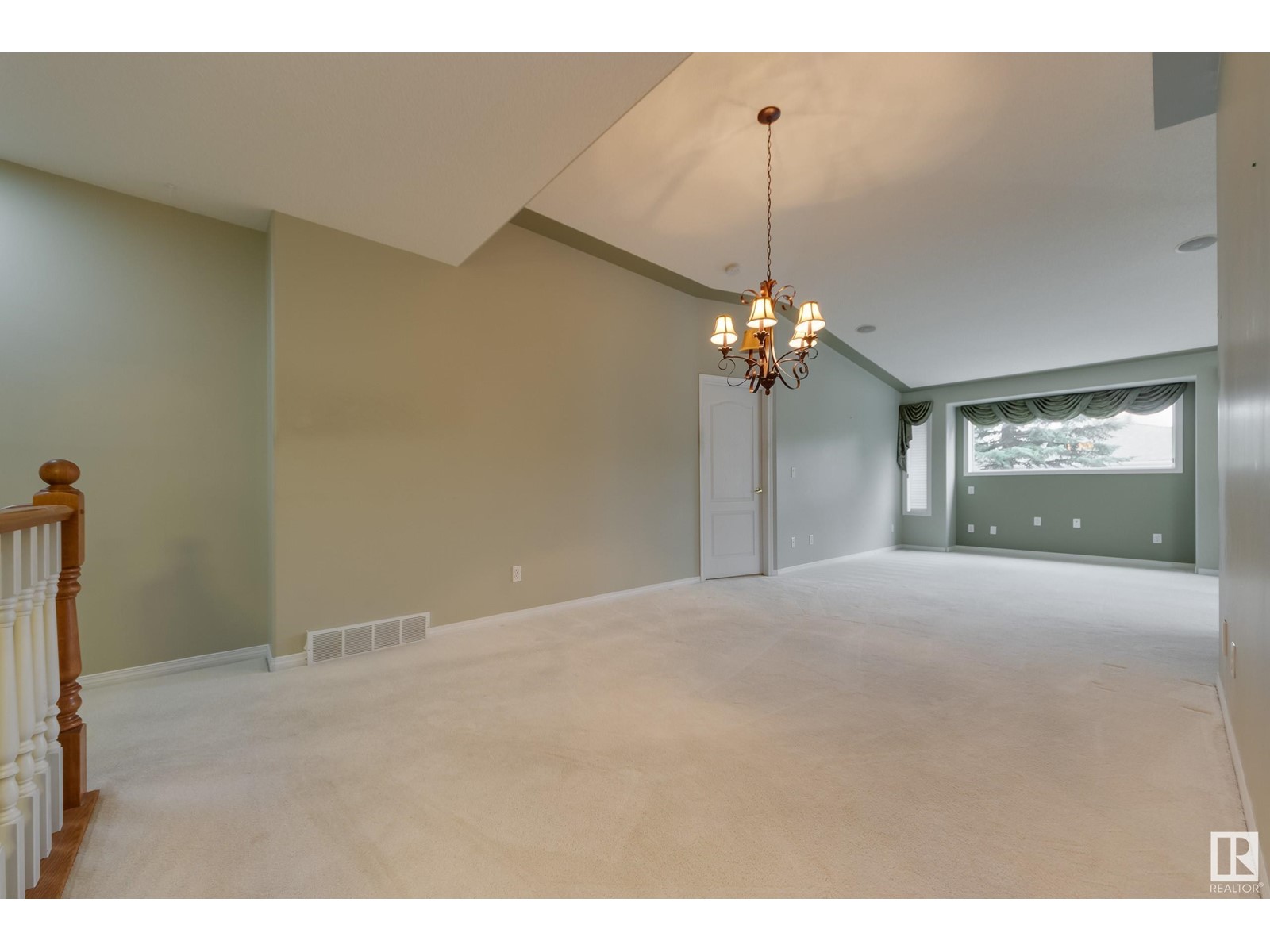 122 Falconer Co Nw, Edmonton, Alberta  T6R 2V8 - Photo 4 - E4438081