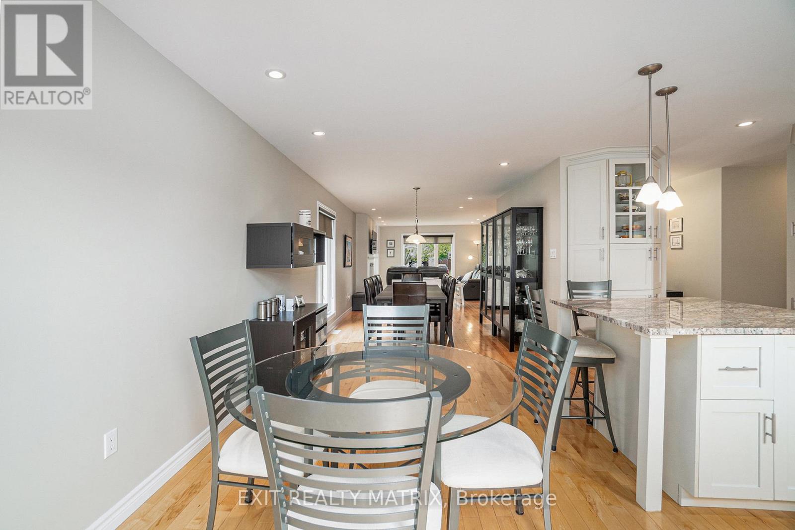 209 Jasper Crescent, Clarence-Rockland, Ontario  K4K 0A3 - Photo 12 - X12168899