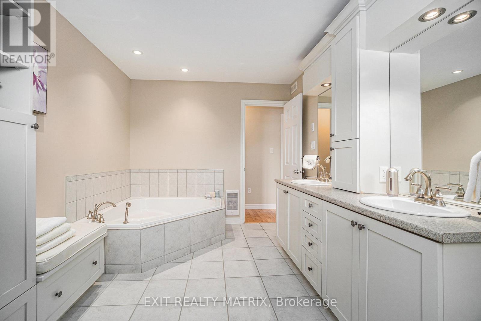 209 Jasper Crescent, Clarence-Rockland, Ontario  K4K 0A3 - Photo 19 - X12168899