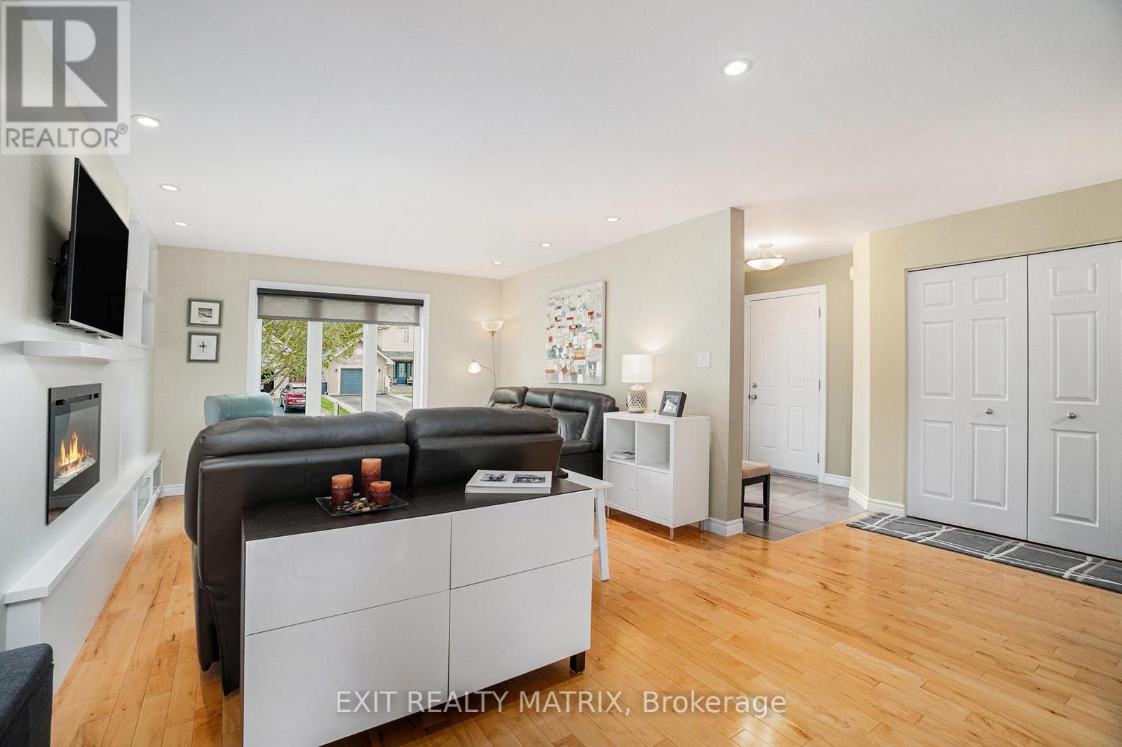 209 Jasper Crescent, Clarence-Rockland, Ontario  K4K 0A3 - Photo 6 - X12168899