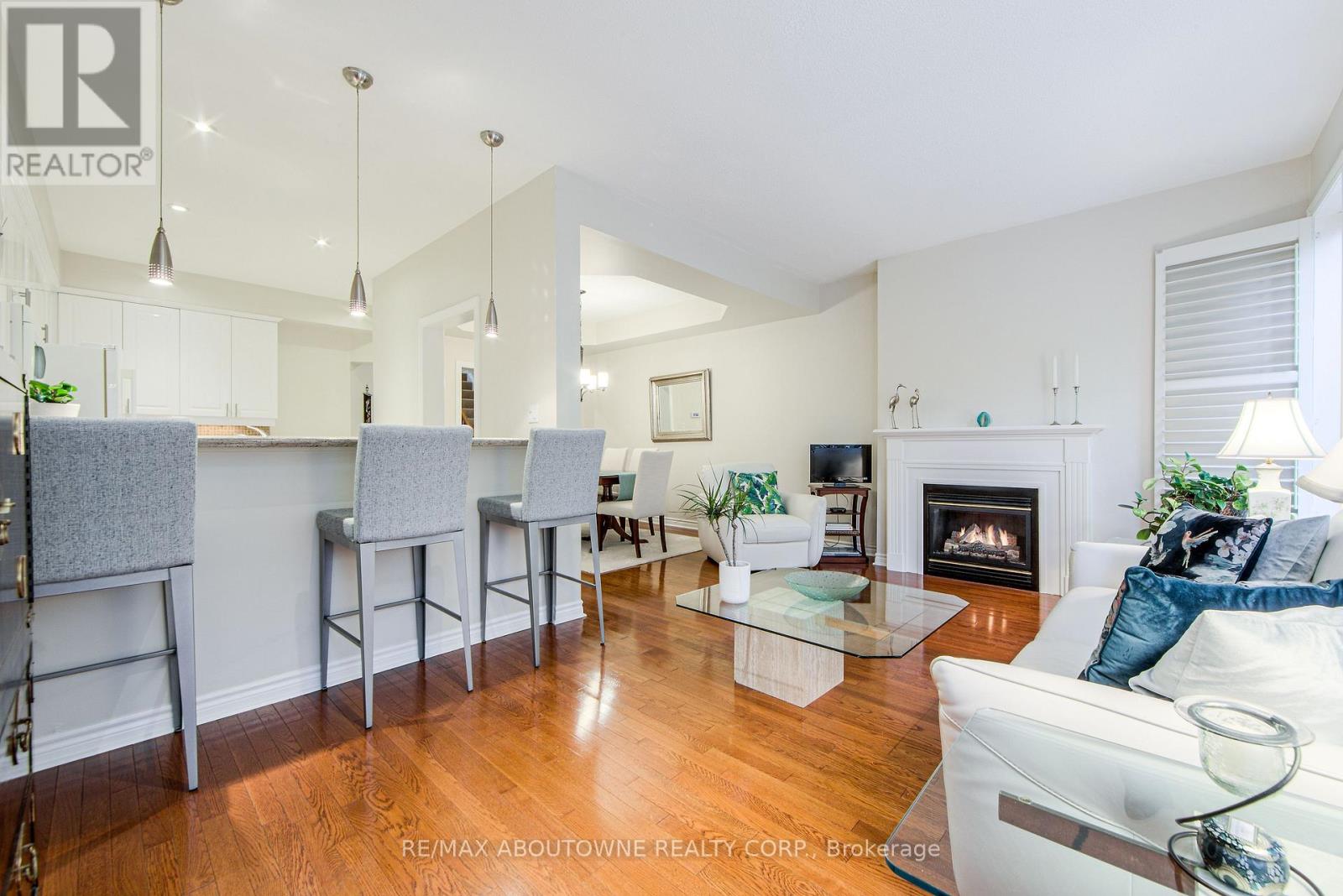 21 - 300 Ravineview Way, Oakville, Ontario  L6H 7J1 - Photo 11 - W12168614