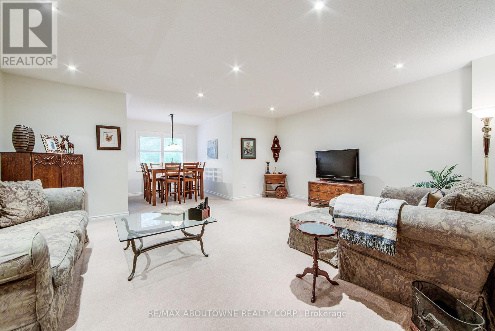 21 - 300 Ravineview Way, Oakville, Ontario  L6H 7J1 - Photo 28 - W12168614