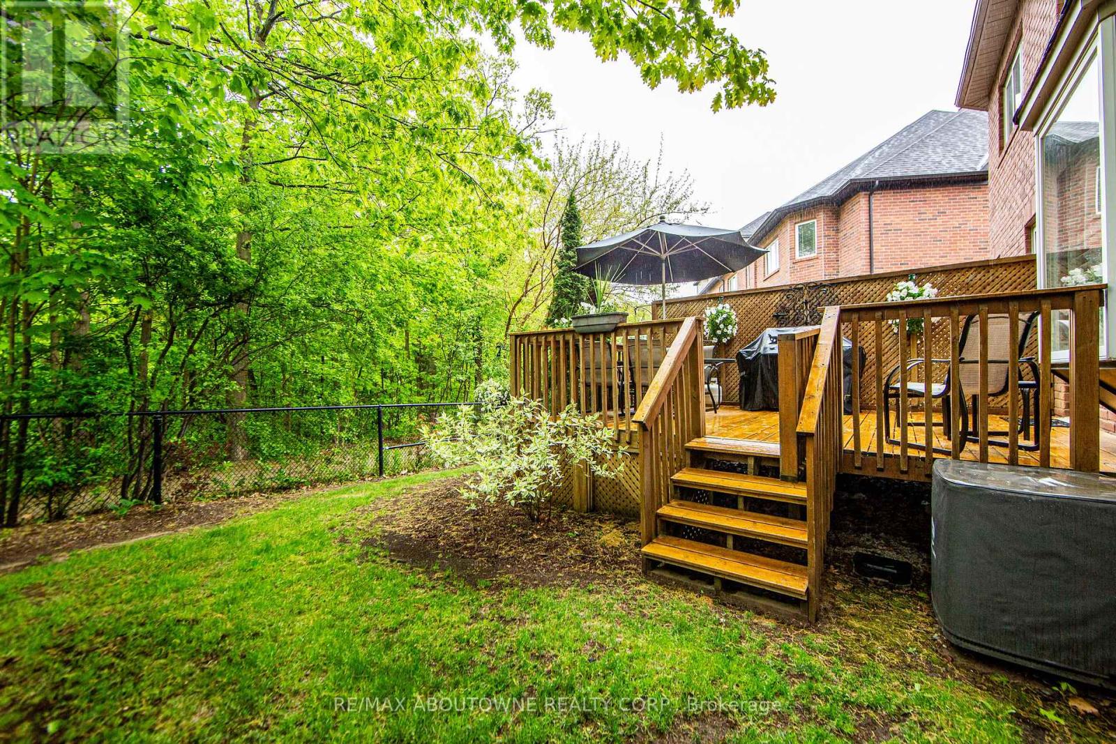 21 - 300 Ravineview Way, Oakville, Ontario  L6H 7J1 - Photo 31 - W12168614