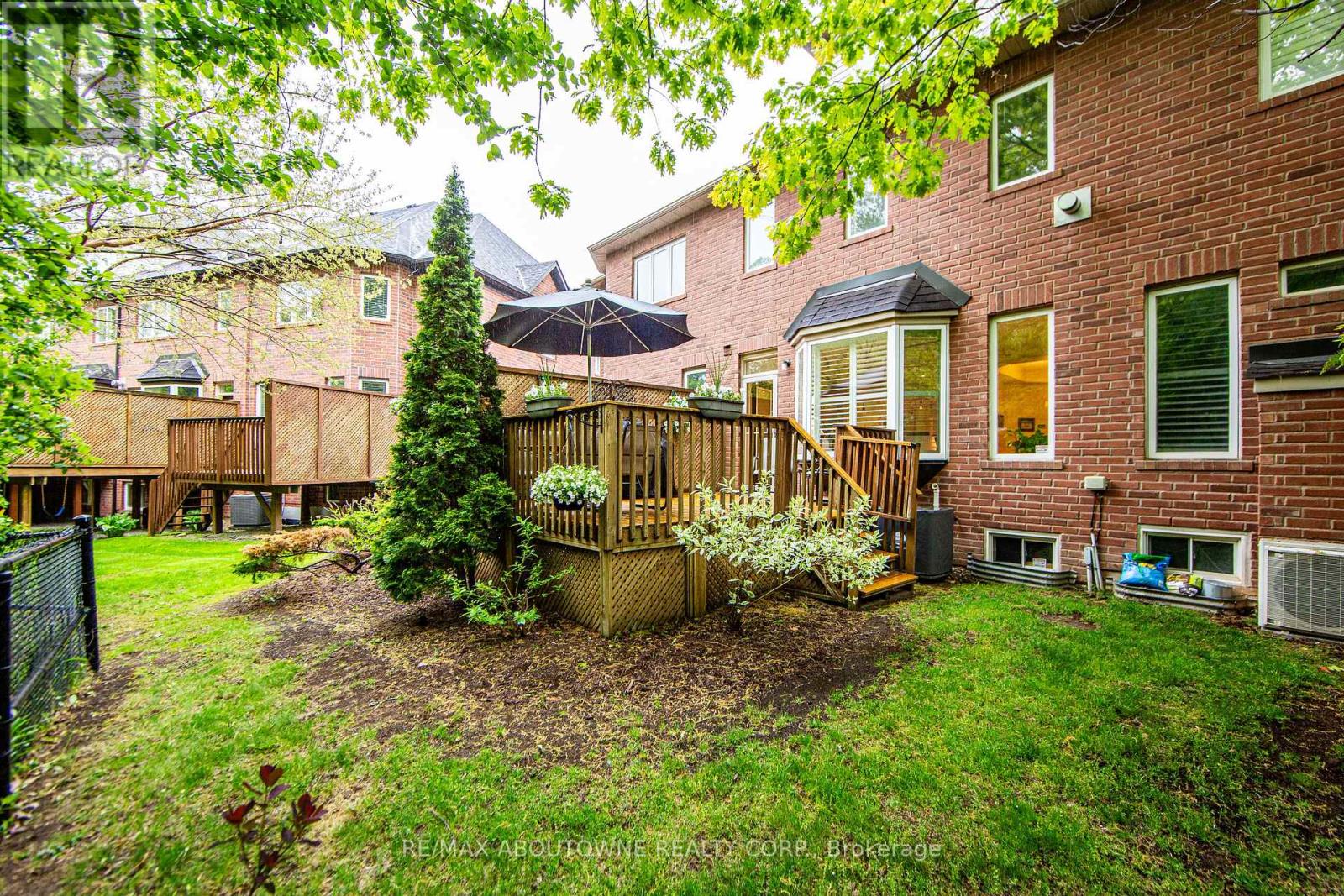 21 - 300 Ravineview Way, Oakville, Ontario  L6H 7J1 - Photo 32 - W12168614
