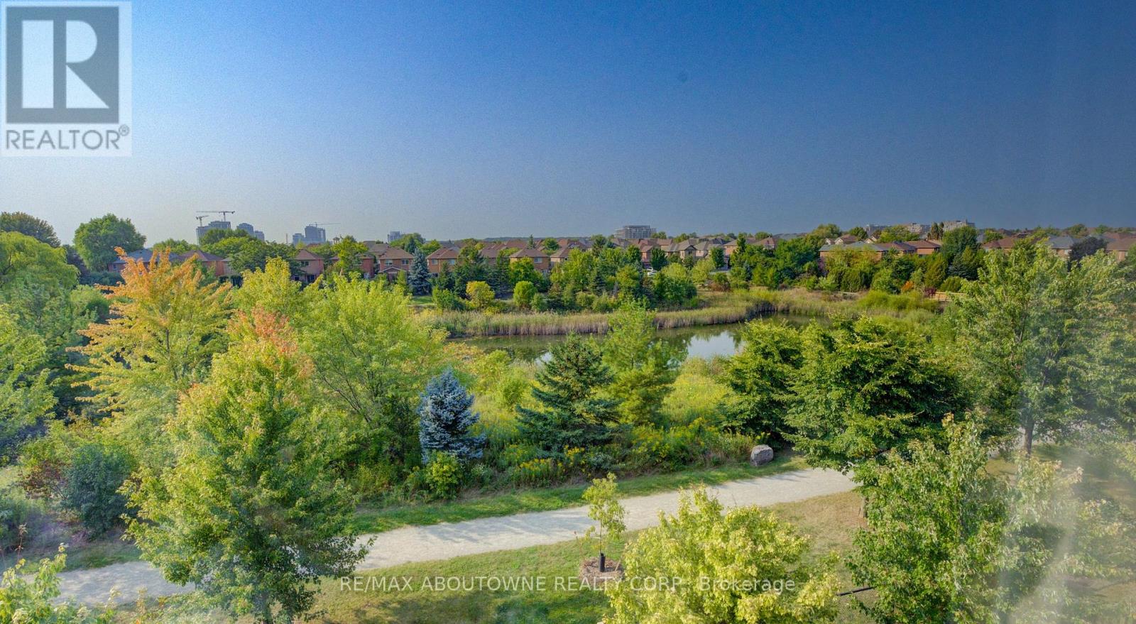 21 - 300 Ravineview Way, Oakville, Ontario  L6H 7J1 - Photo 37 - W12168614