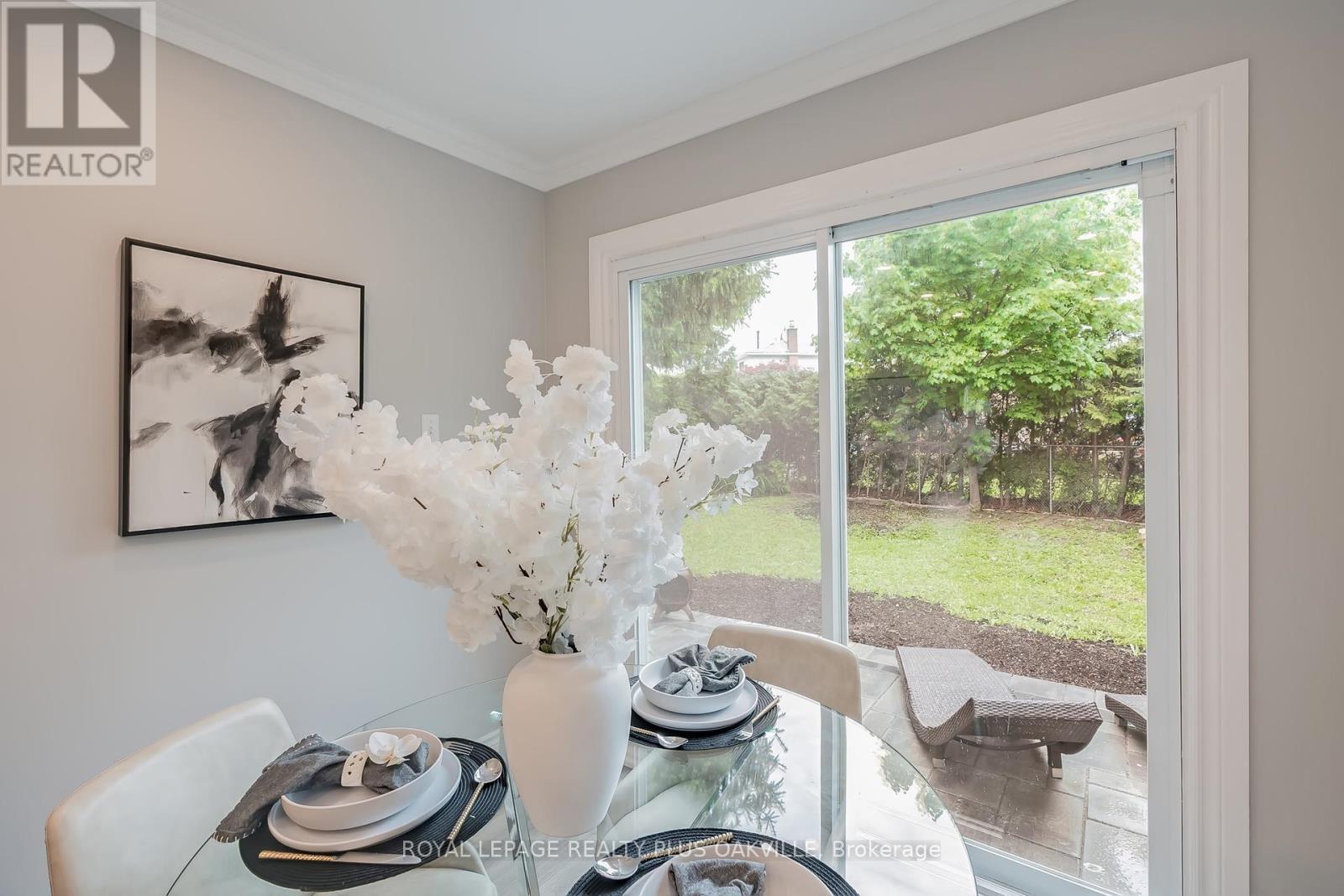 2561 Cavendish Drive, Burlington, Ontario  L7P 4E3 - Photo 13 - W12168637