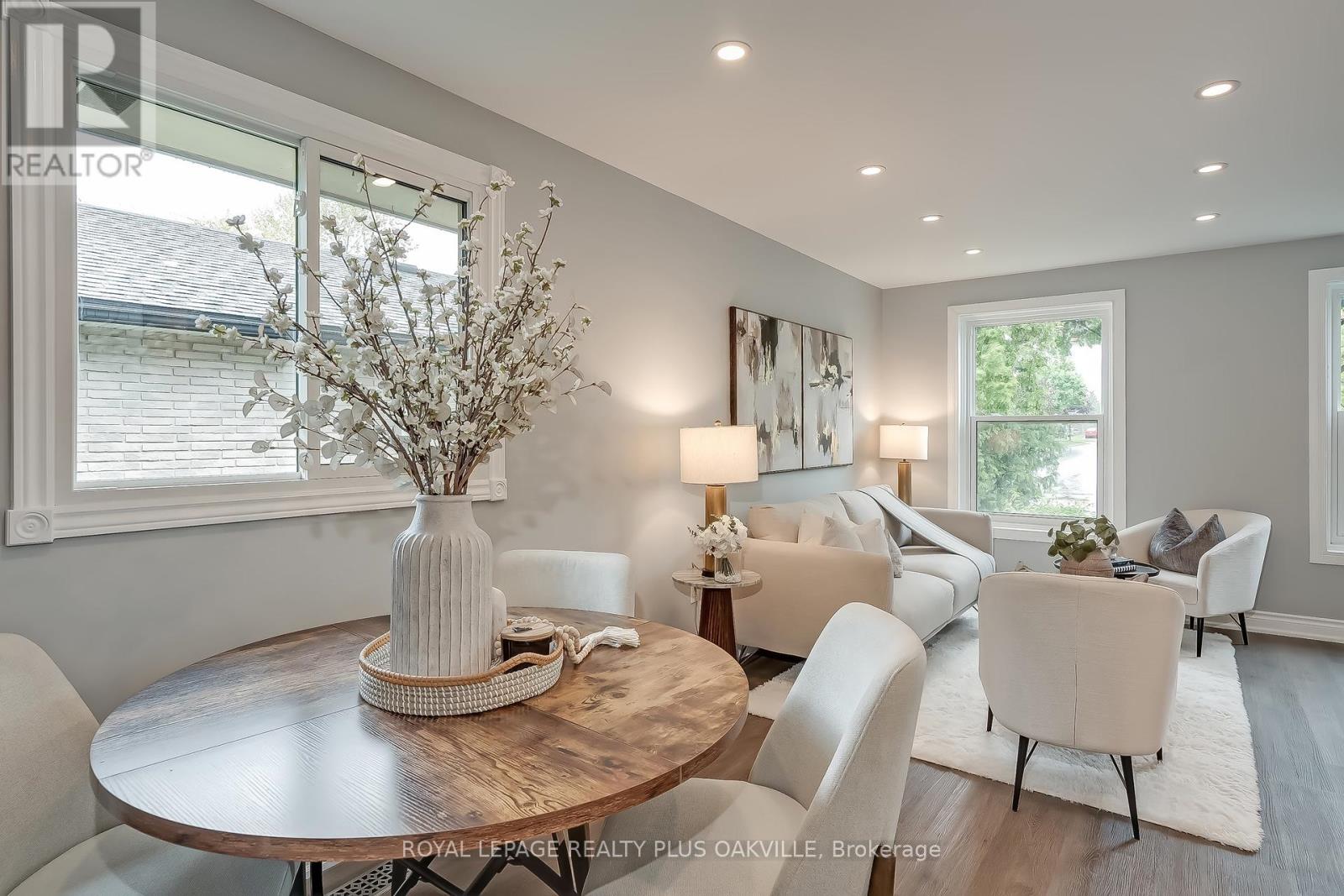 2561 Cavendish Drive, Burlington, Ontario  L7P 4E3 - Photo 8 - W12168637