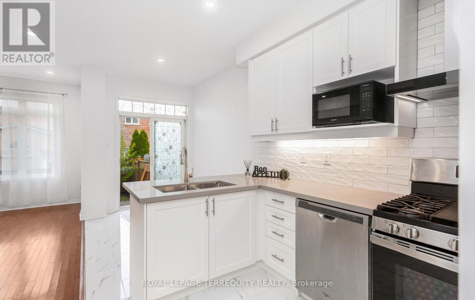 3298 Sunlight Street, Mississauga (Churchill Meadows), Ontario  L5M 0G8 - Photo 15 - W12168668