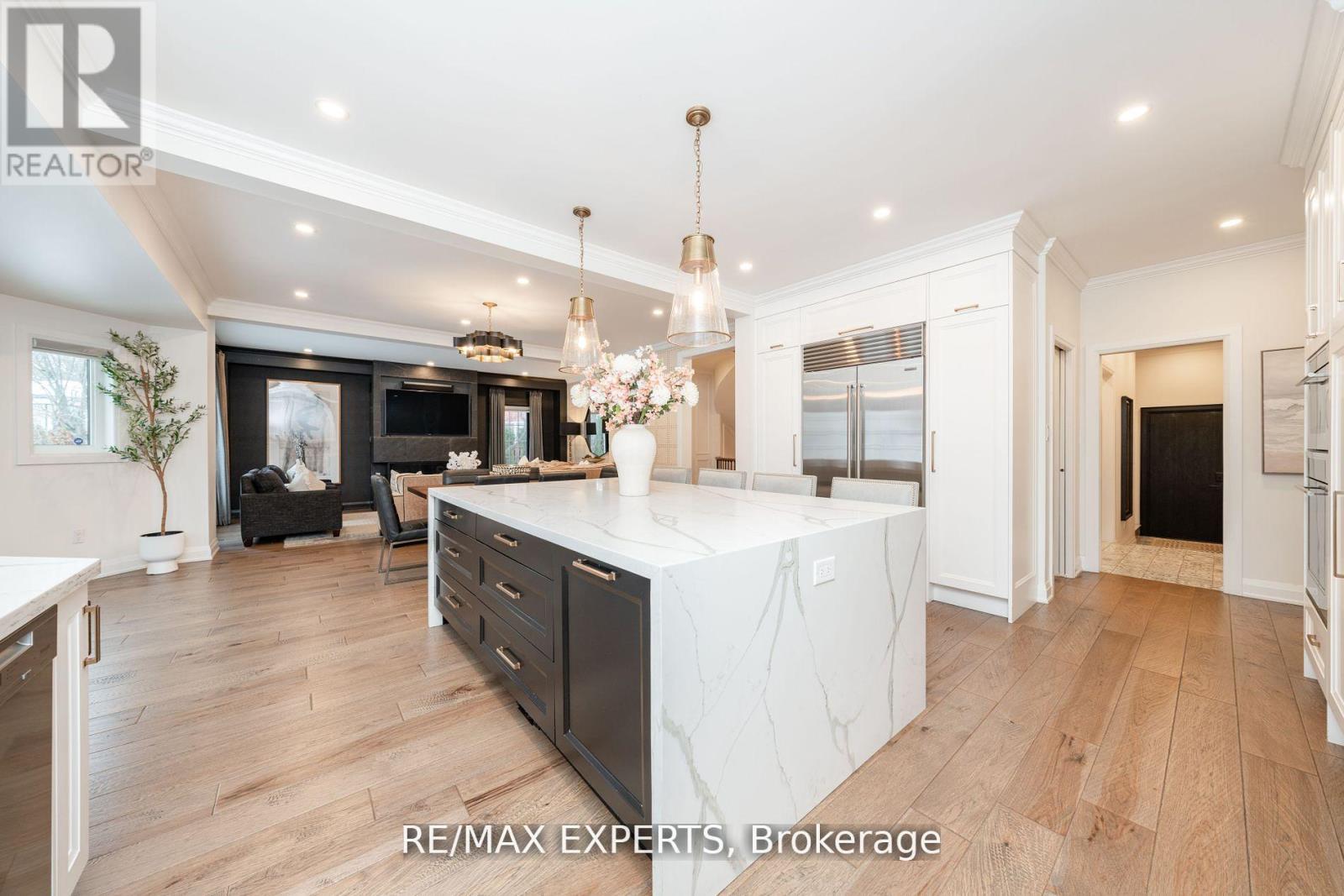 5380 Vail Court, Mississauga, Ontario  L5M 6G9 - Photo 10 - W12168755