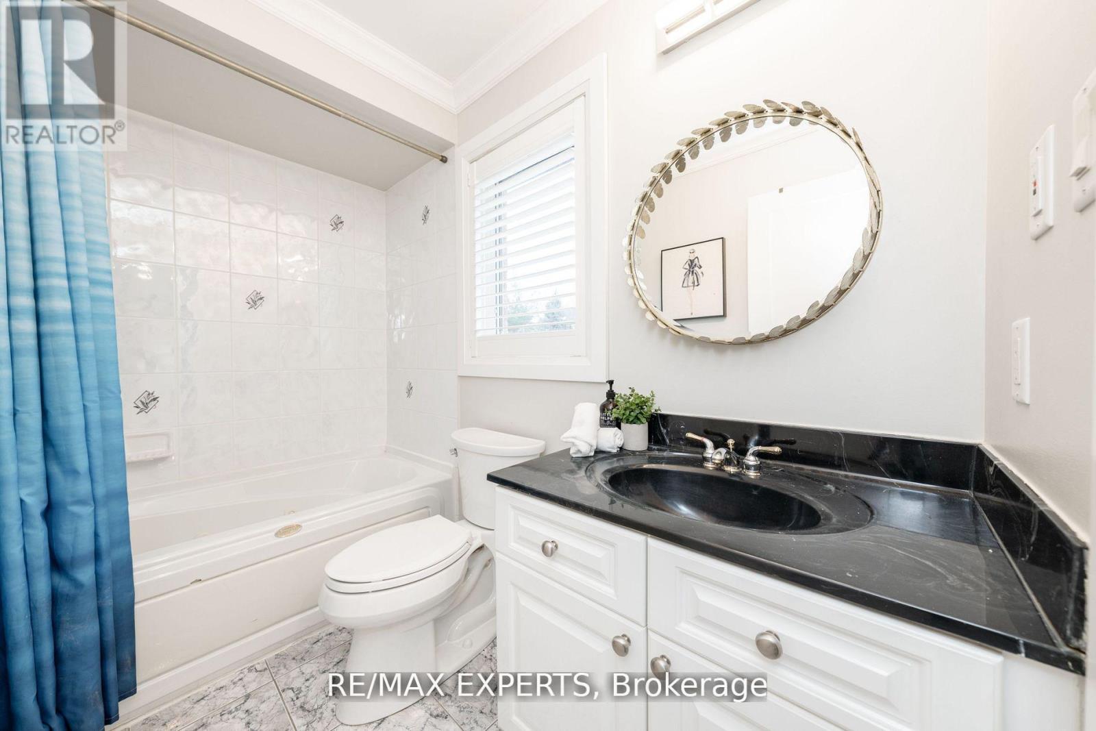 5380 Vail Court, Mississauga, Ontario  L5M 6G9 - Photo 34 - W12168755