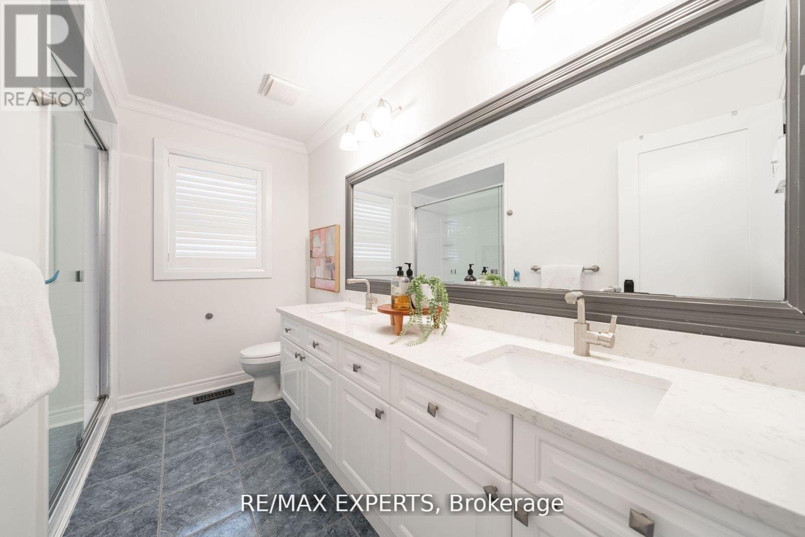 5380 Vail Court, Mississauga, Ontario  L5M 6G9 - Photo 37 - W12168755