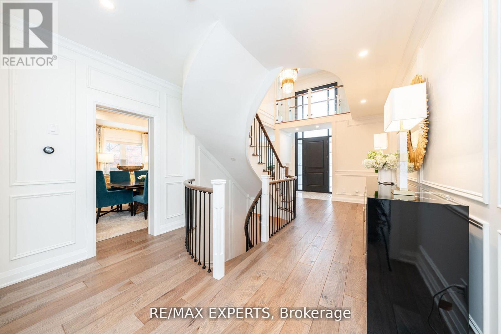 5380 Vail Court, Mississauga, Ontario  L5M 6G9 - Photo 8 - W12168755
