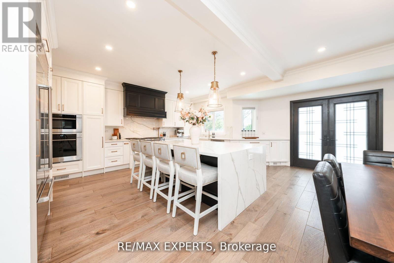 5380 Vail Court, Mississauga (Central Erin Mills), Ontario  L5M 6G9 - Photo 9 - W12168755