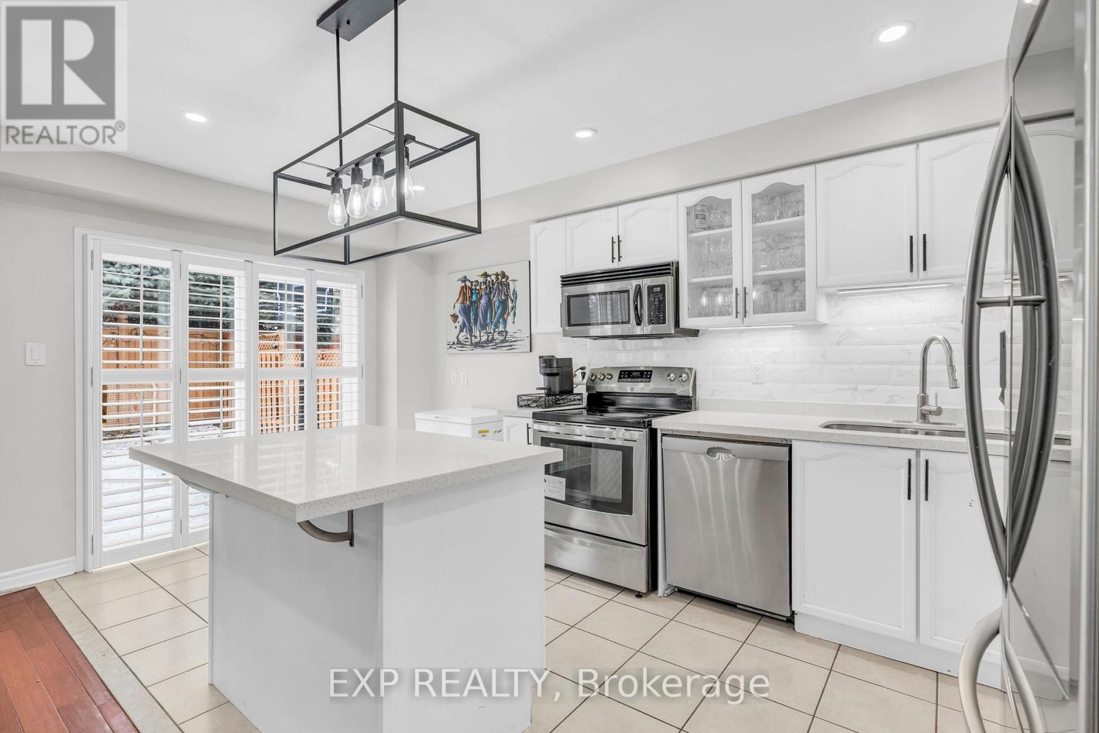 52 Four Seasons Circle, Brampton, Ontario  L7A 2A7 - Photo 13 - W12168807