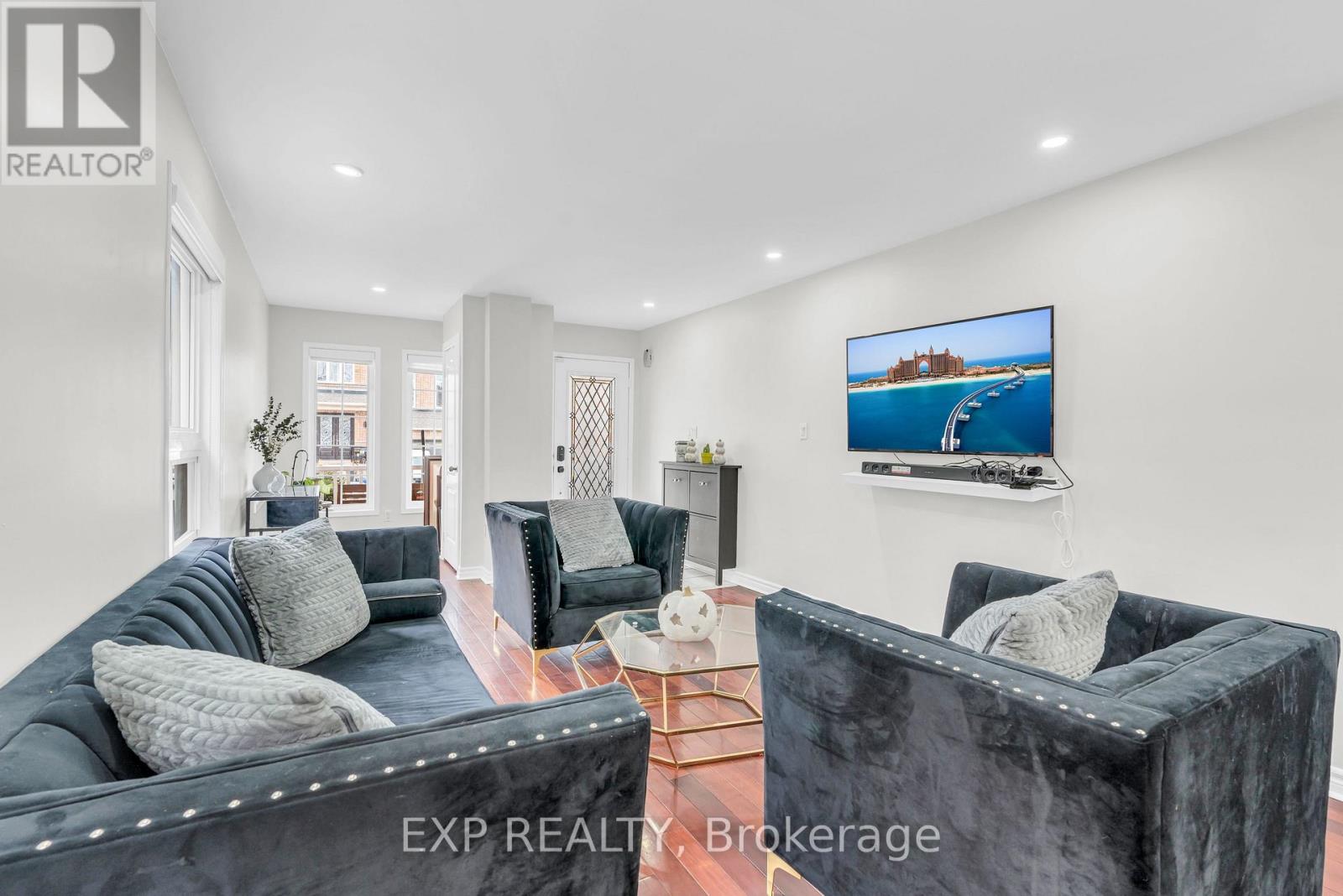 52 Four Seasons Circle, Brampton, Ontario  L7A 2A7 - Photo 7 - W12168807