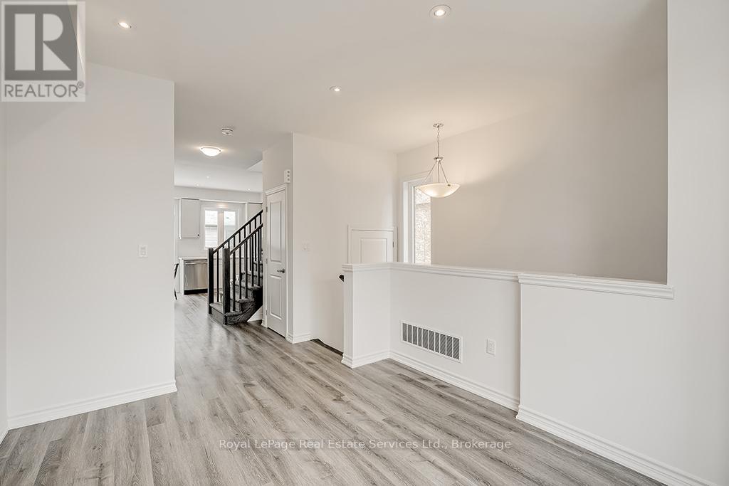 42 - 461 Blackburn Drive, Brantford, Ontario  N3T 6S8 - Photo 4 - X12168896