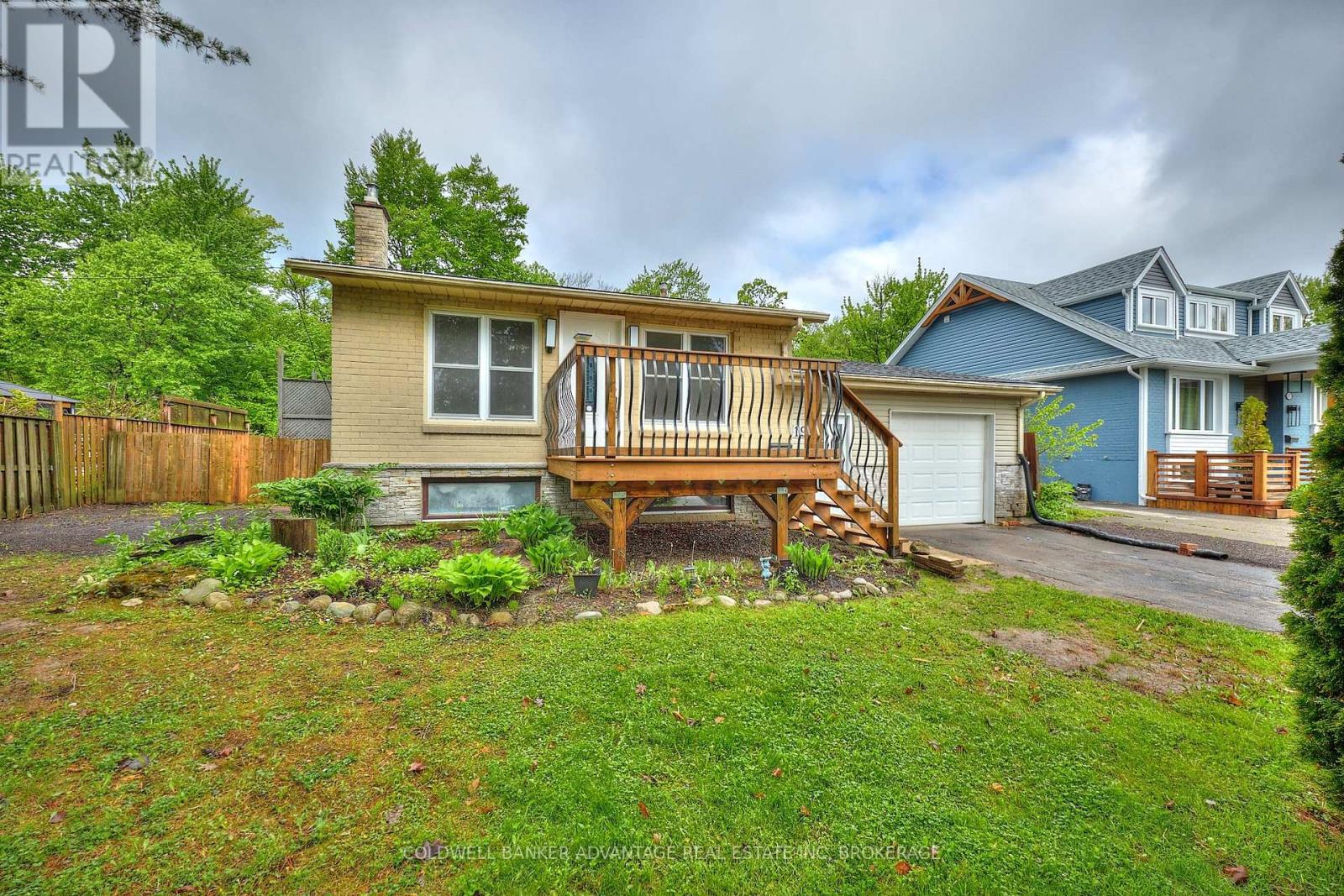 19 Leaside Drive, Welland (N. Welland), Ontario  L3C 6B1 - Photo 1 - X12168931