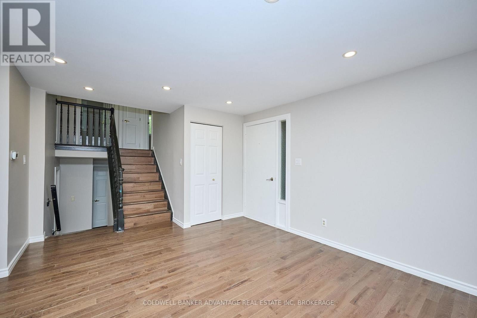 19 Leaside Drive, Welland (N. Welland), Ontario  L3C 6B1 - Photo 11 - X12168931