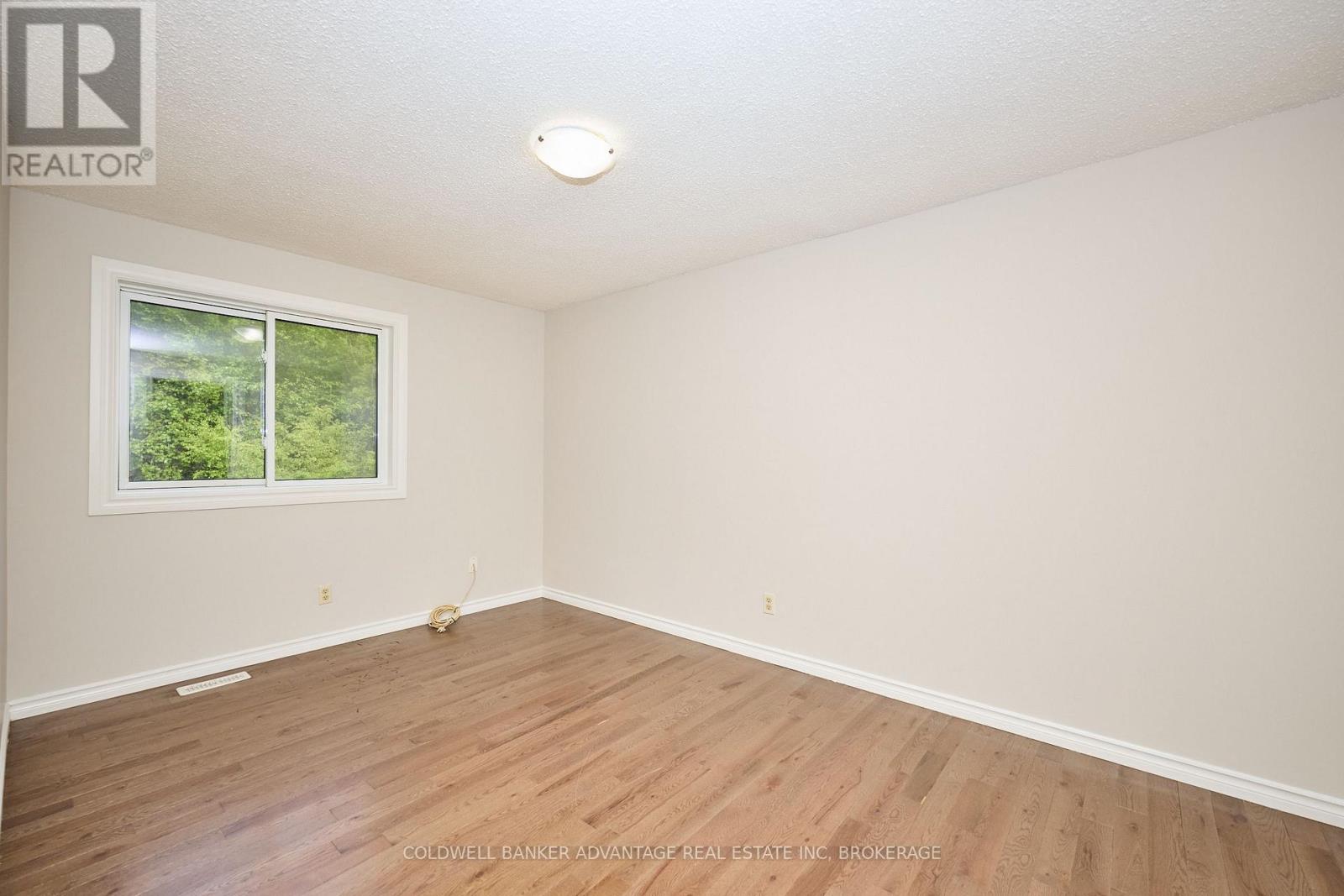 19 Leaside Drive, Welland (N. Welland), Ontario  L3C 6B1 - Photo 13 - X12168931