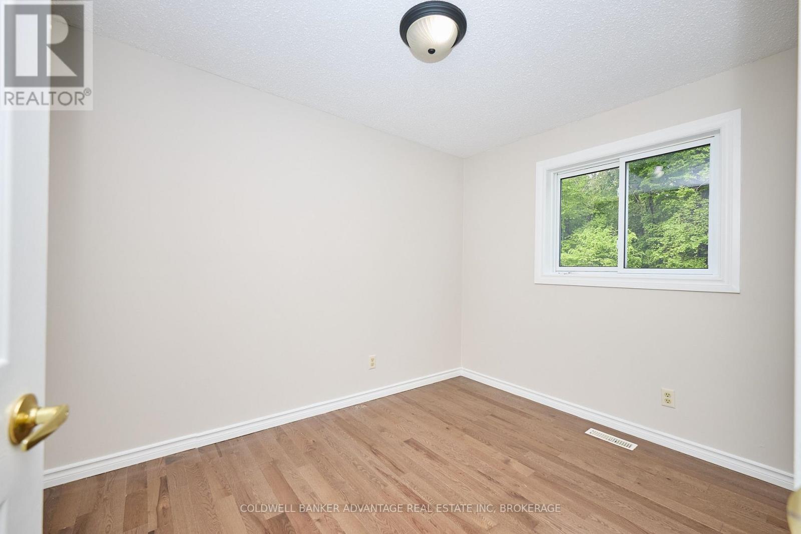19 Leaside Drive, Welland (N. Welland), Ontario  L3C 6B1 - Photo 19 - X12168931