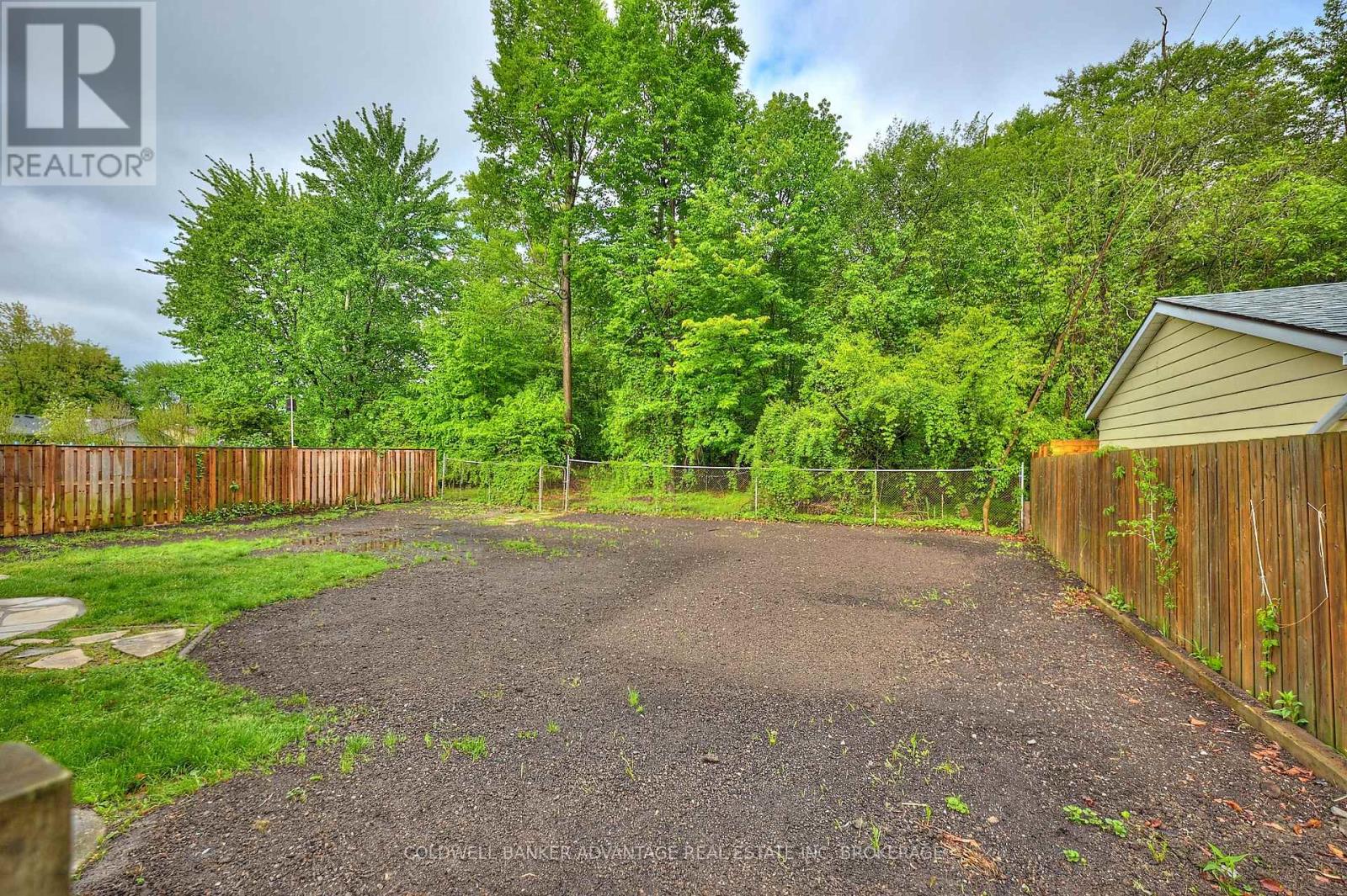 19 Leaside Drive, Welland (N. Welland), Ontario  L3C 6B1 - Photo 30 - X12168931