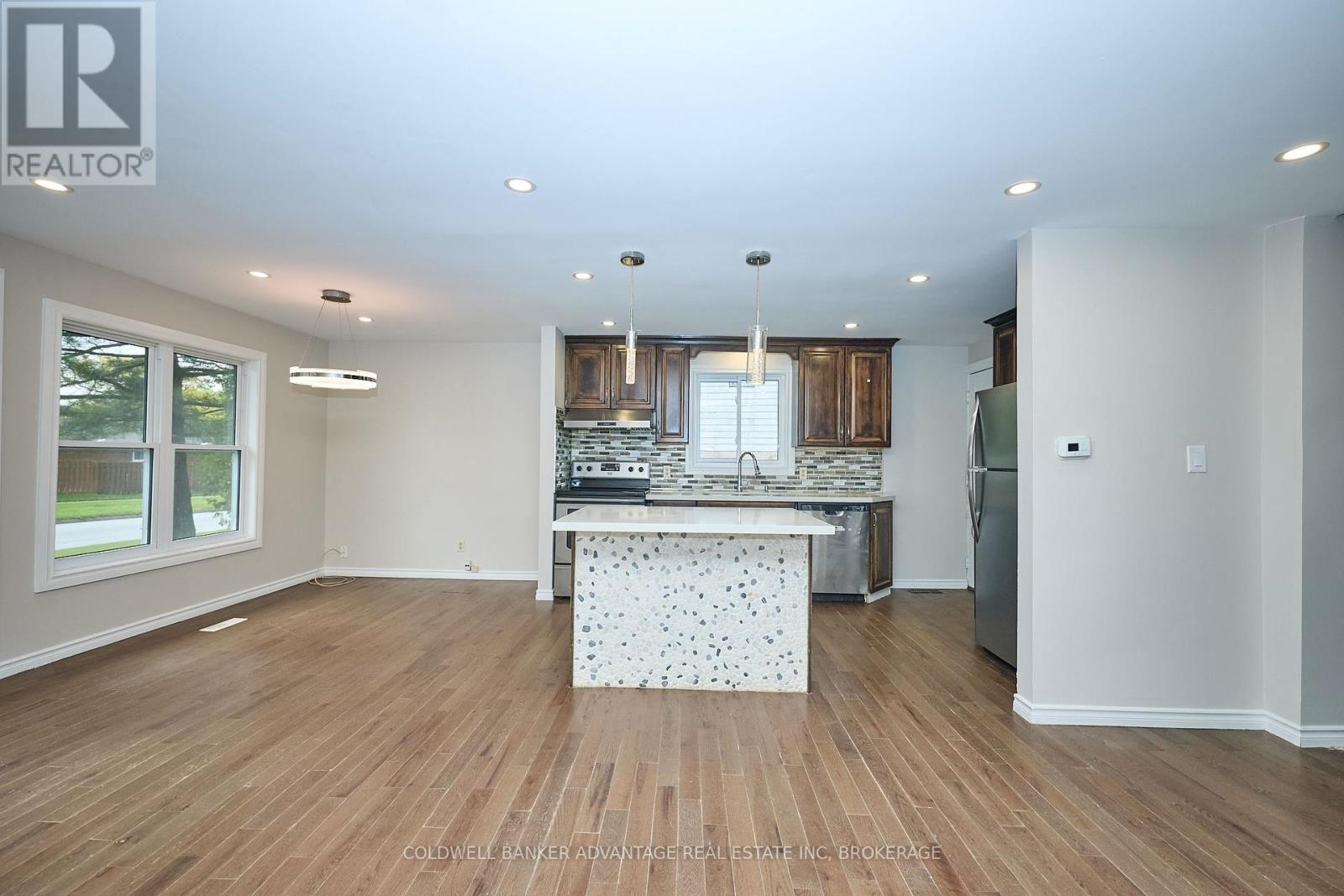 19 Leaside Drive, Welland (N. Welland), Ontario  L3C 6B1 - Photo 8 - X12168931