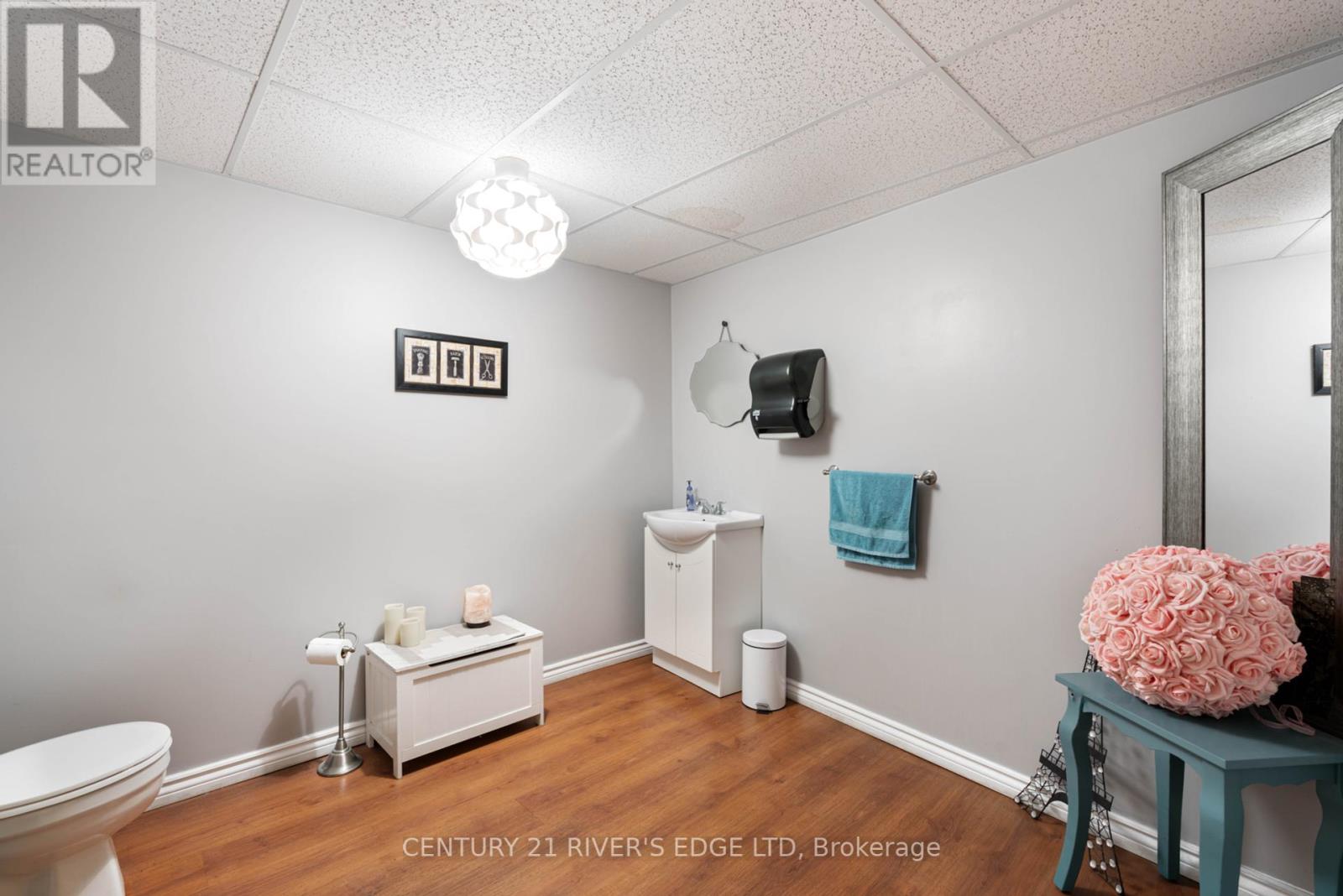 4 Schofield Avenue, Brockville, Ontario  K6V 4M4 - Photo 27 - X12166549