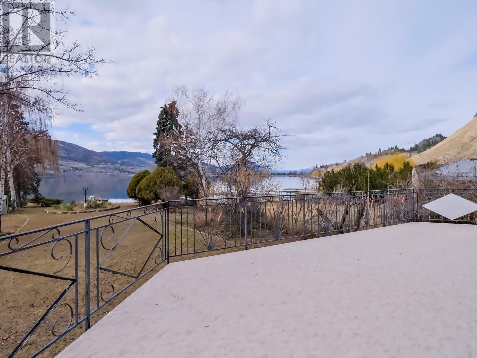 102 Derenzy Place, Penticton, BC V2A8W7