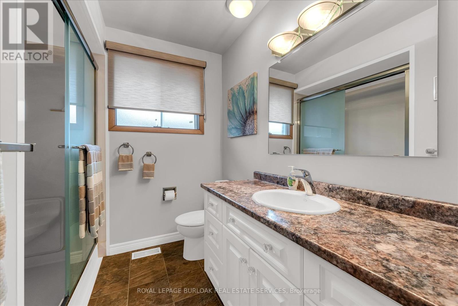126 Pleasant Avenue, Hamilton (Dundas), Ontario  L9H 3V1 - Photo 12 - X12168647