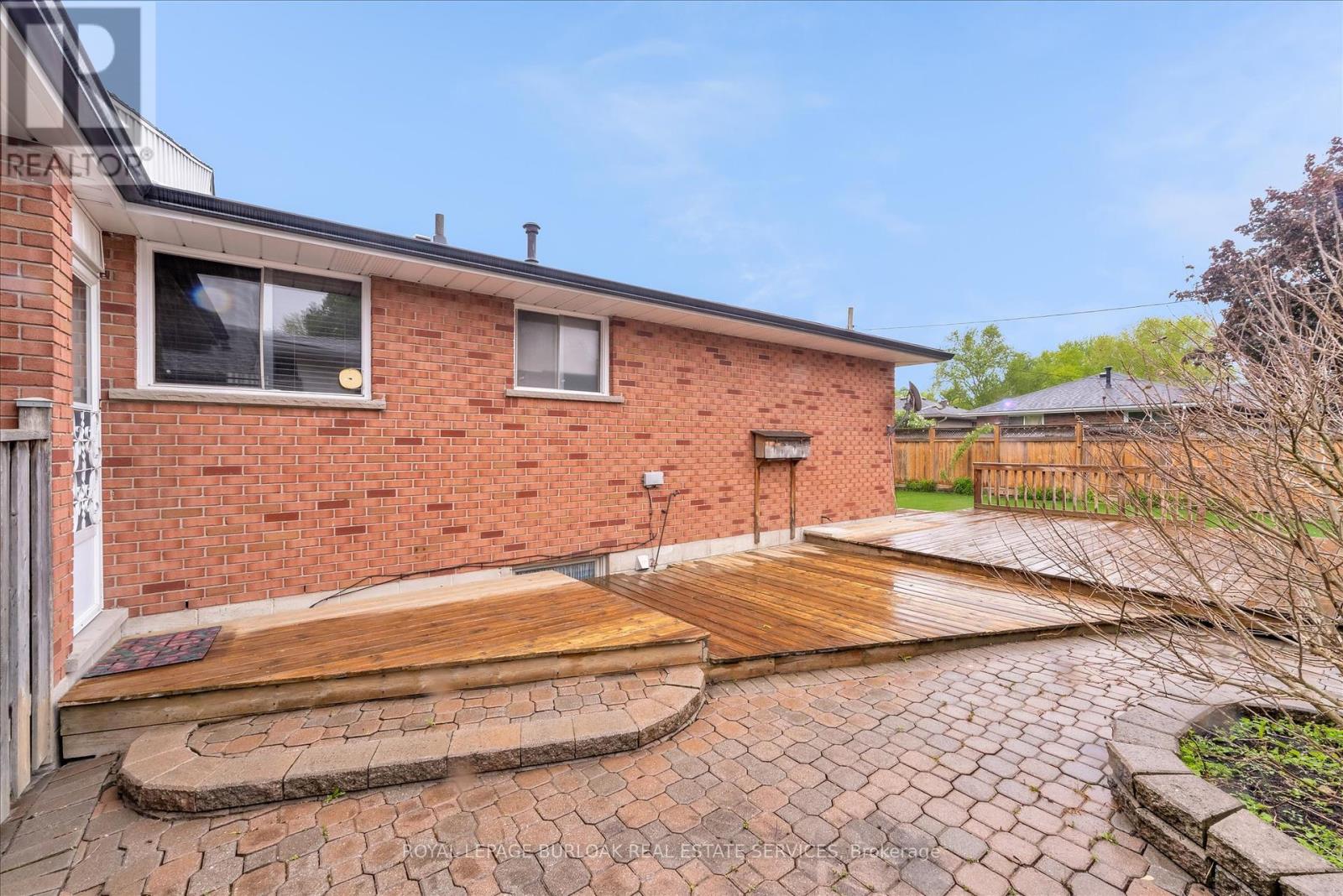 126 Pleasant Avenue, Hamilton (Dundas), Ontario  L9H 3V1 - Photo 34 - X12168647