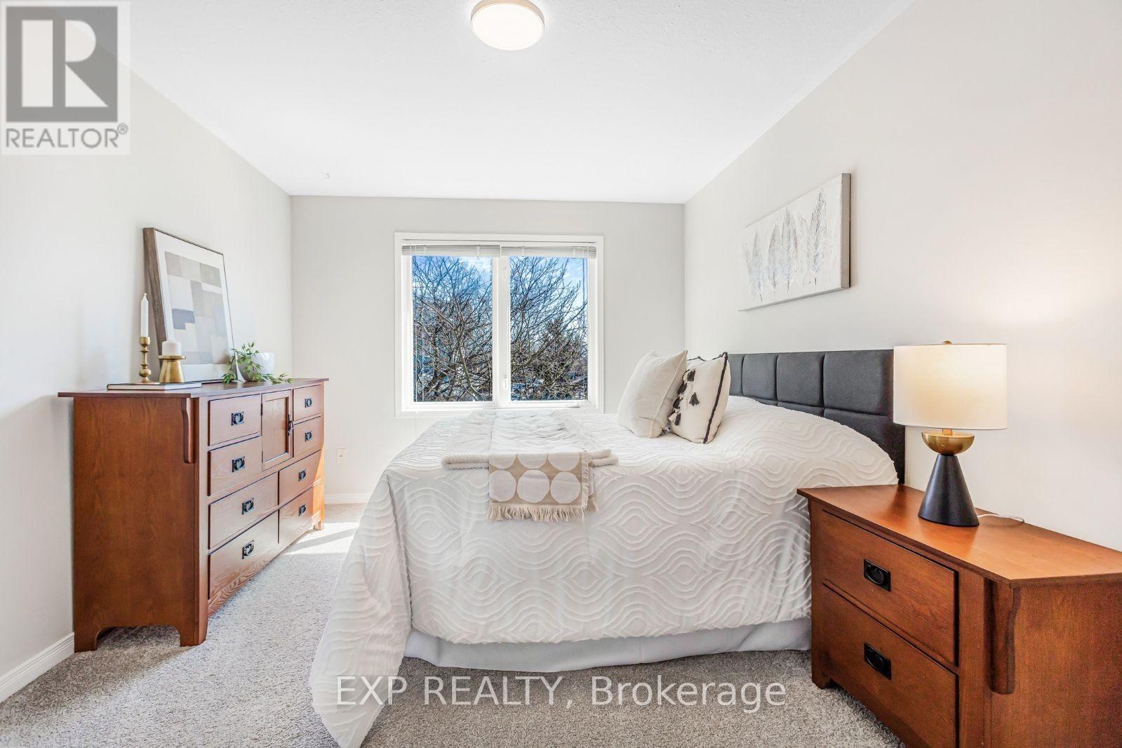 10 - 81 Valridge Drive, Hamilton (Ancaster), Ontario  L9G 5B7 - Photo 11 - X12168776
