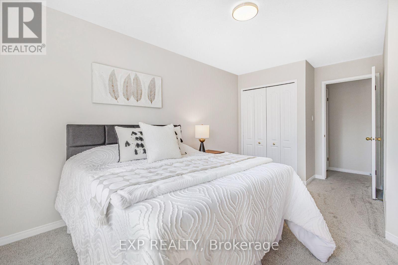10 - 81 Valridge Drive, Hamilton (Ancaster), Ontario  L9G 5B7 - Photo 12 - X12168776