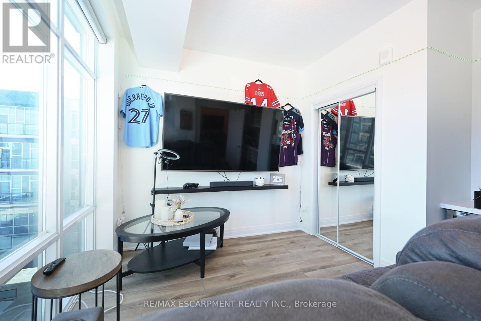 548 - 16 Concord Place, Grimsby (Grimsby Beach), Ontario  L3M 0J1 - Photo 17 - X12168805