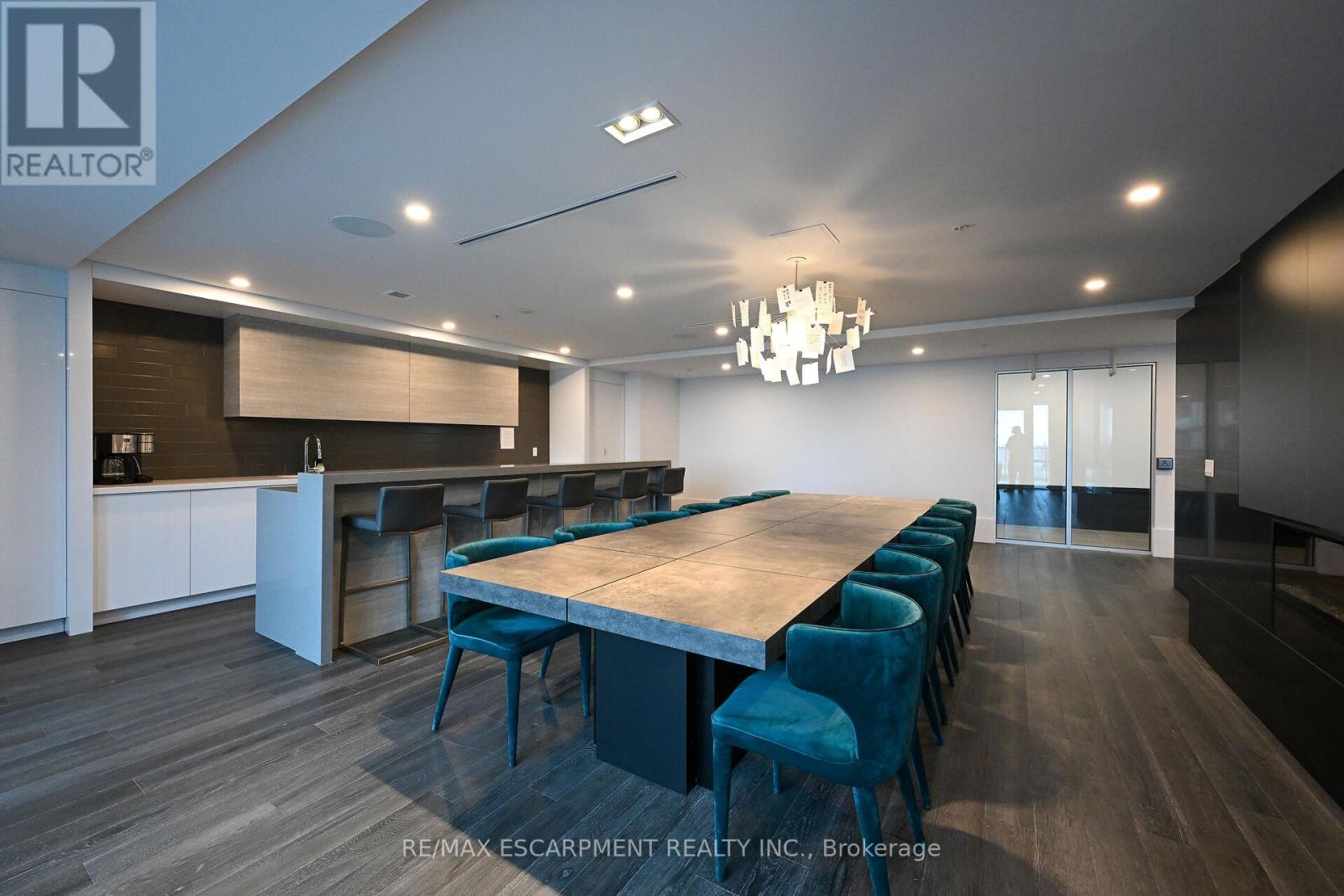 548 - 16 Concord Place, Grimsby (Grimsby Beach), Ontario  L3M 0J1 - Photo 42 - X12168805