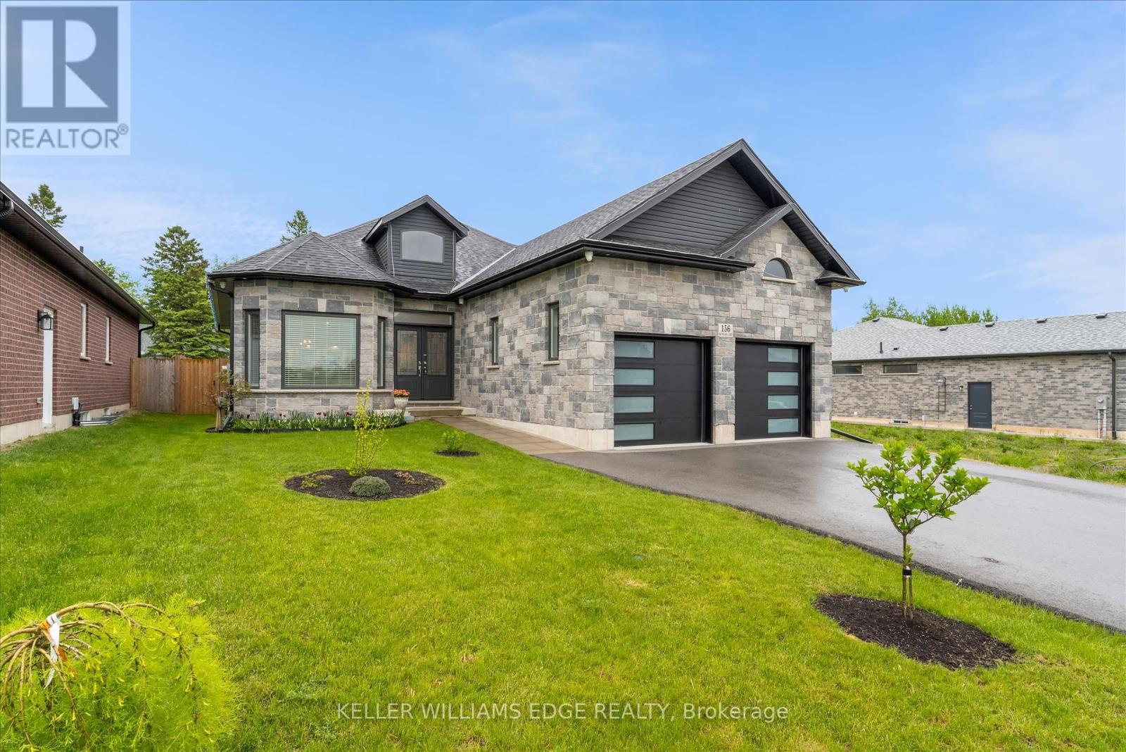156 Hetram Court, Fort Erie, Ontario  L0S 1B0 - Photo 2 - X12168813