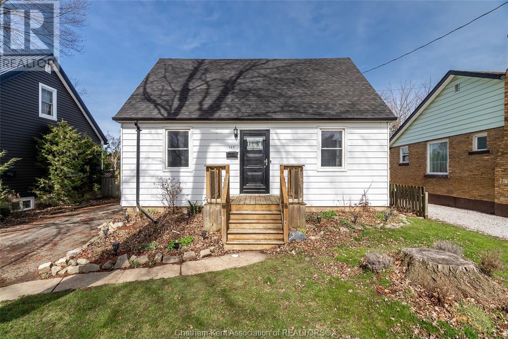 Property at 107 Wilson AVENUE image 1