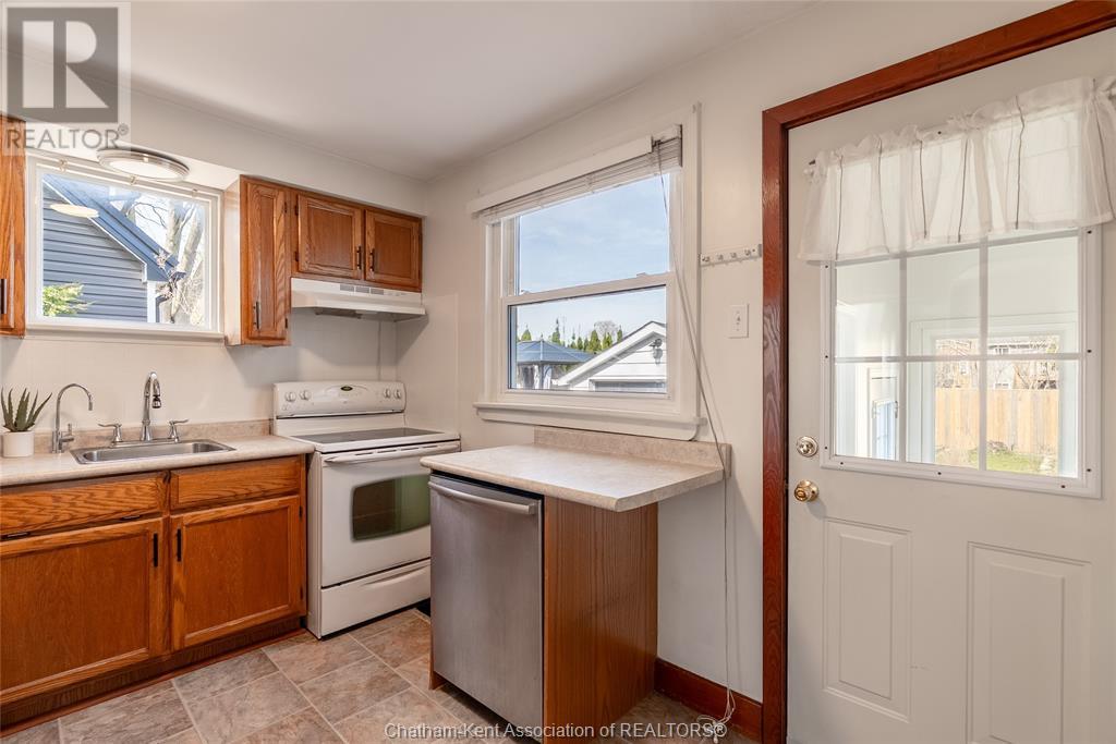 107 Wilson Avenue, Chatham, Ontario  N7L 1K9 - Photo 12 - 25007161