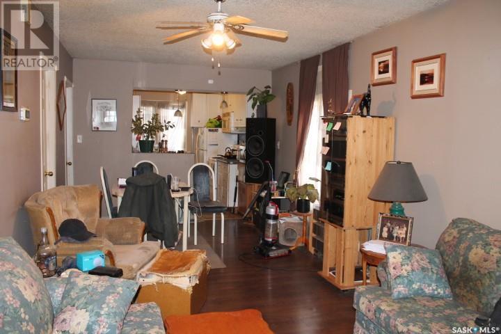 905 Robinson Street, Regina, Saskatchewan  S4T 2M6 - Photo 9 - SK986946