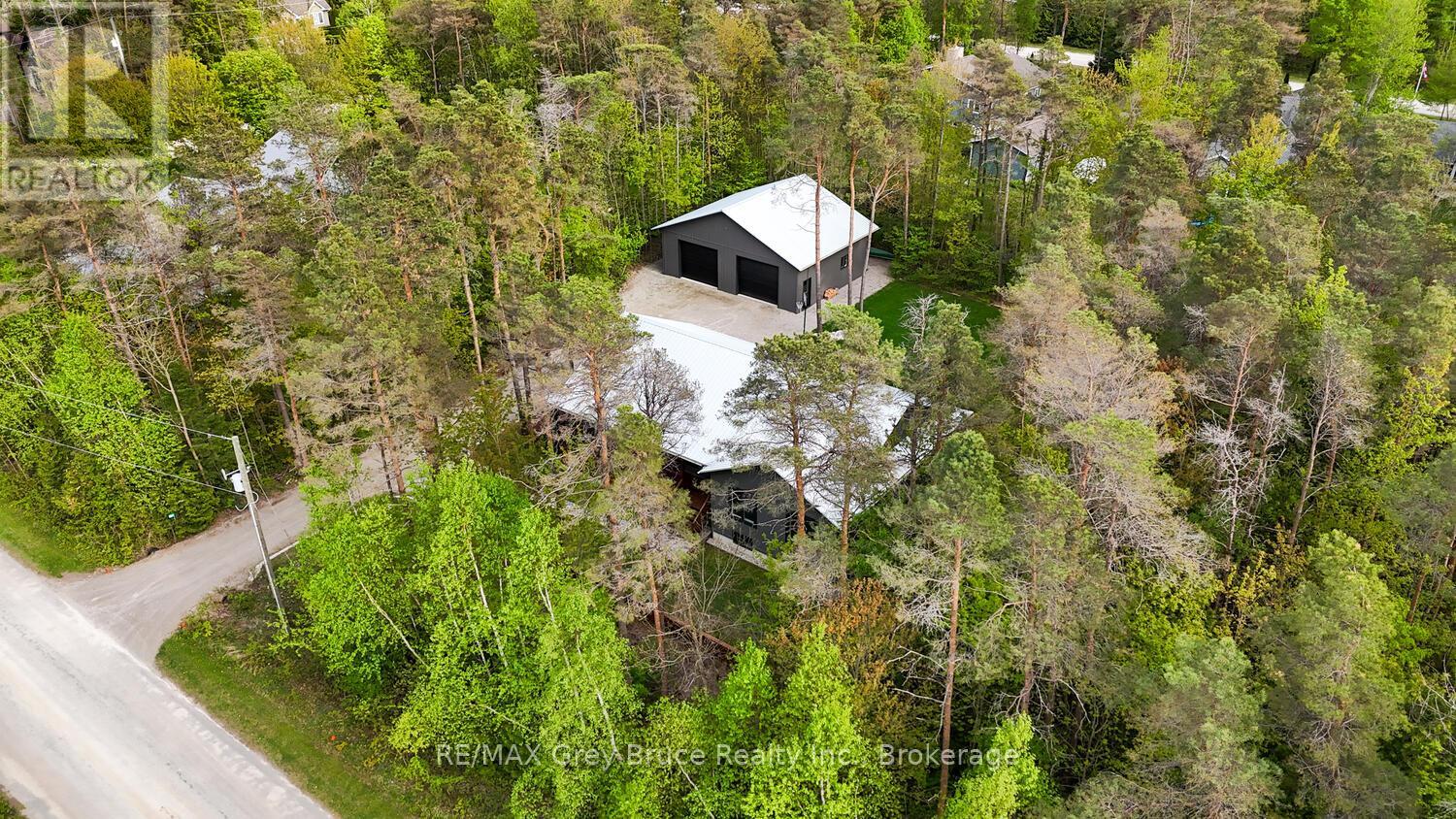 55 Pine Forest Drive, South Bruce Peninsula, Ontario  N0H 2G0 - Photo 40 - X12168865