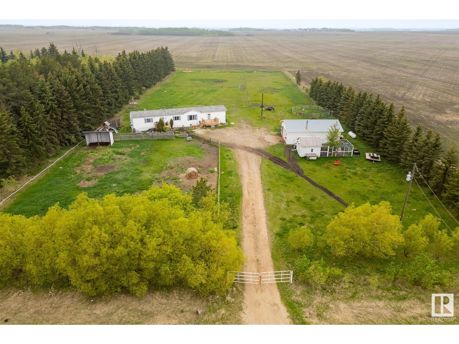 55524 Rge Road 261, Rural Sturgeon County, Alberta  T8R 1P4 - Photo 1 - E4437969