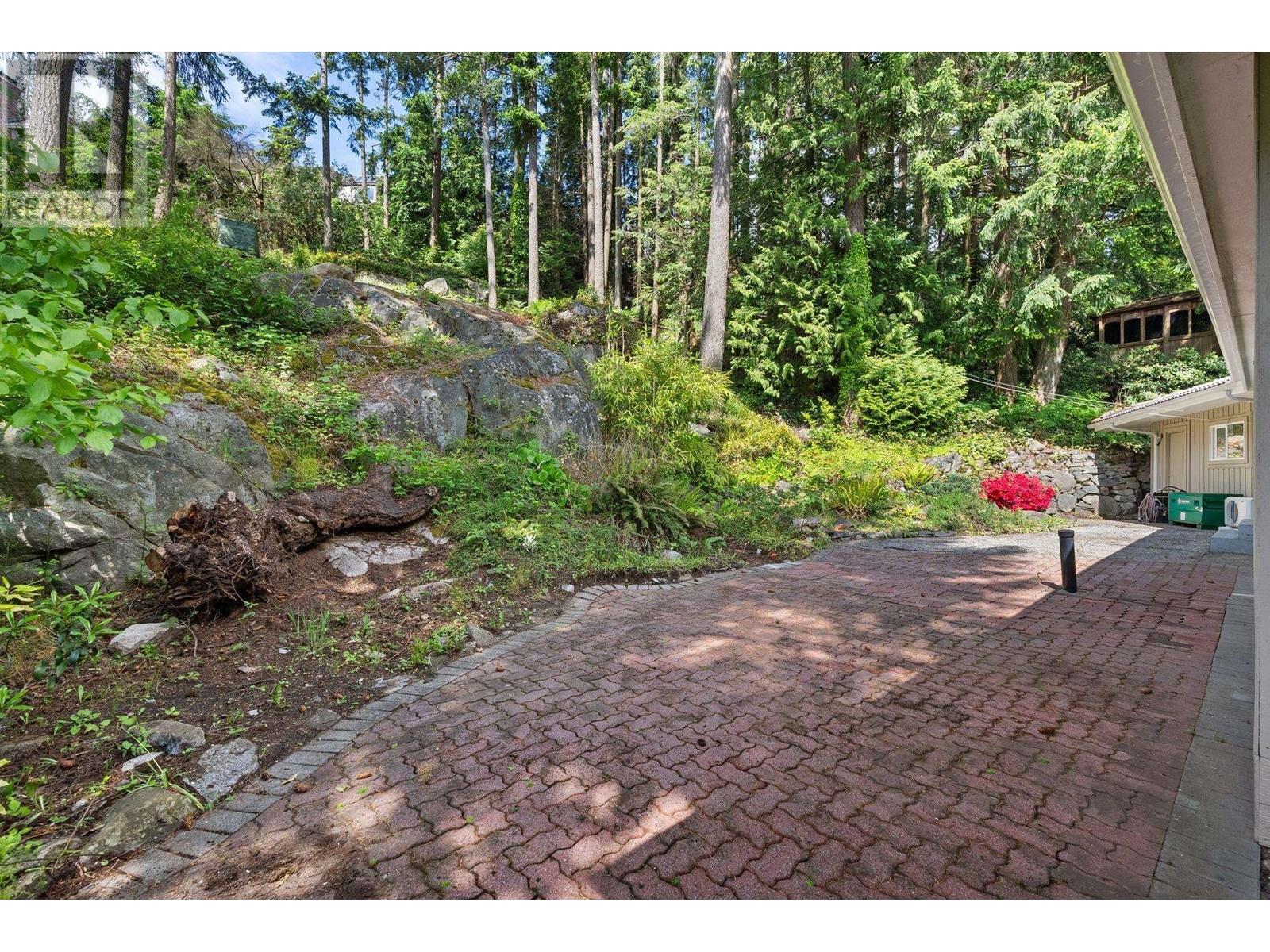 4780 Estevan Place, West Vancouver, British Columbia  V7W 1G9 - Photo 25 - R3005425