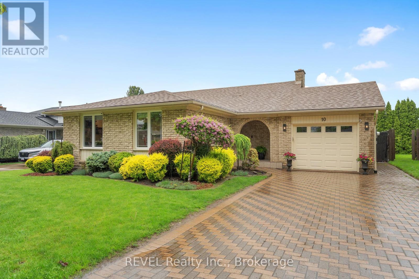10 Belair Drive, St. Catharines, Ontario  L2N 6W5 - Photo 2 - X12168770