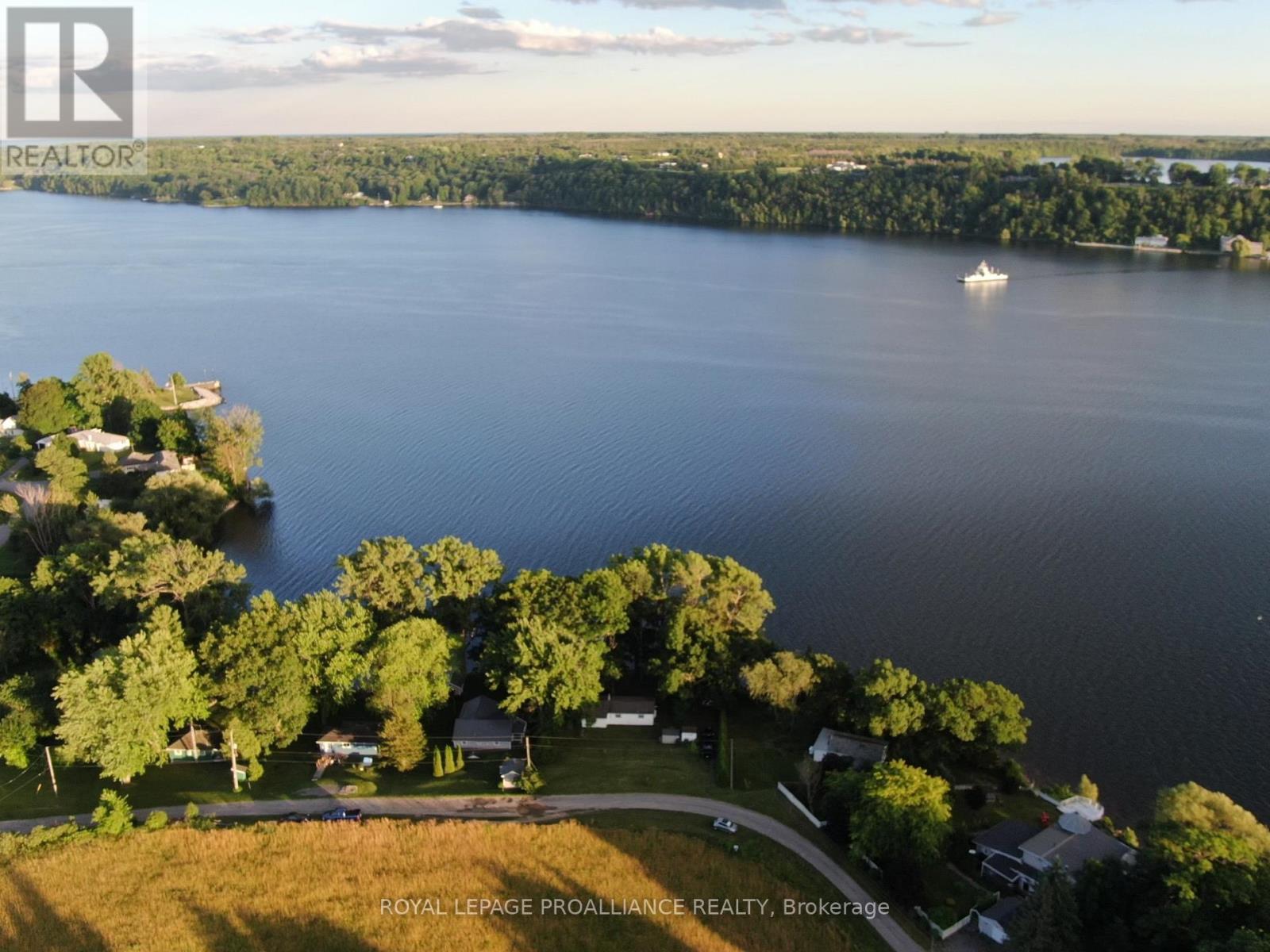 Property at 32 QUINTE VIEW ROAD image 3