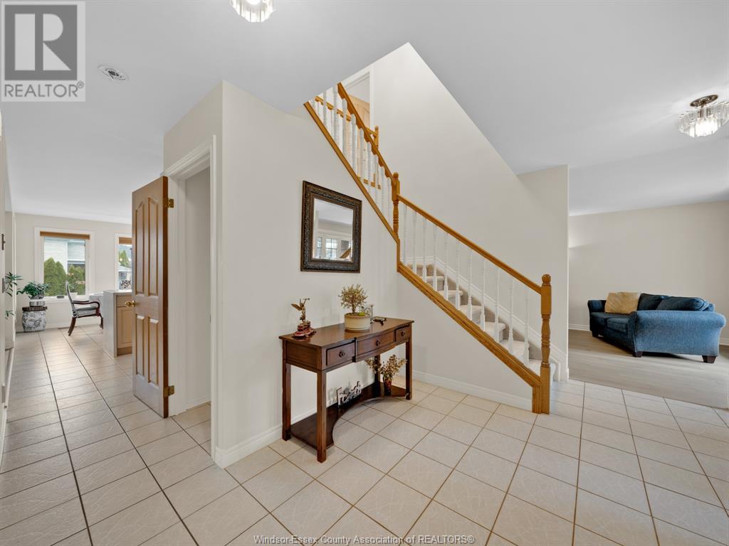 Property at 137 SEYMOUR CRESCENT image 5