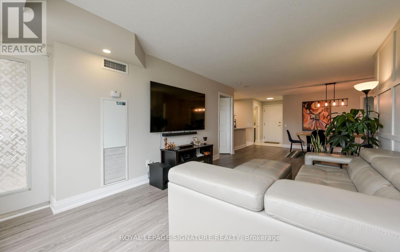 1126 - 25 Kingsbridge Garden Circle, Mississauga, Ontario  L5R 4B1 - Photo 13 - W12158466